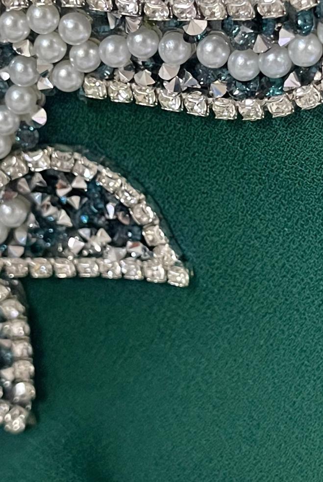 Tesettür giyim YEŞİL OMZU TAŞ VE BONCUK İŞLEMELİ KREP ELBİSE 20394 - ALVİNA