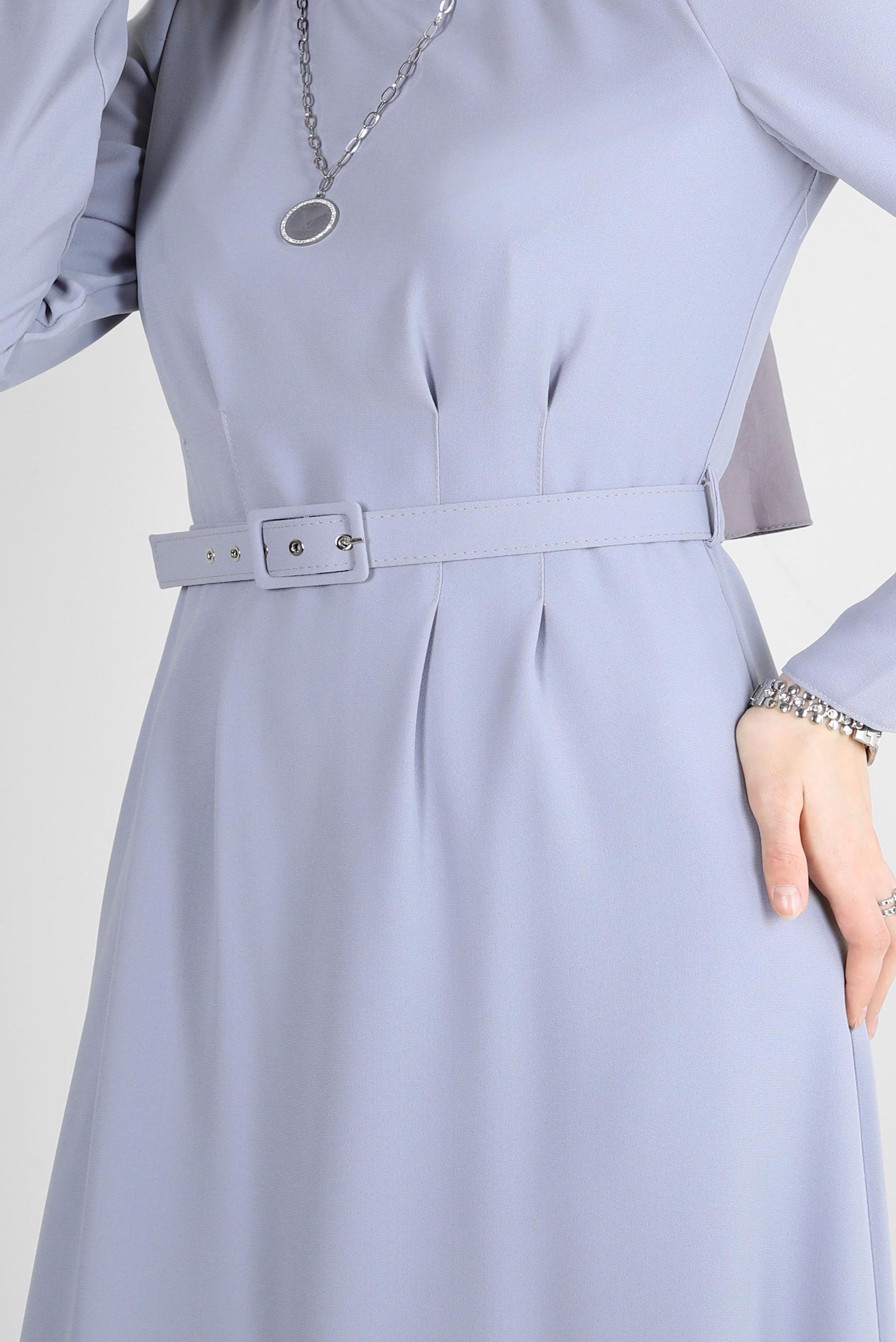 Tesettür giyim GRİ KEMERLİ PENS DETAYLI KREP ELBİSE 43513