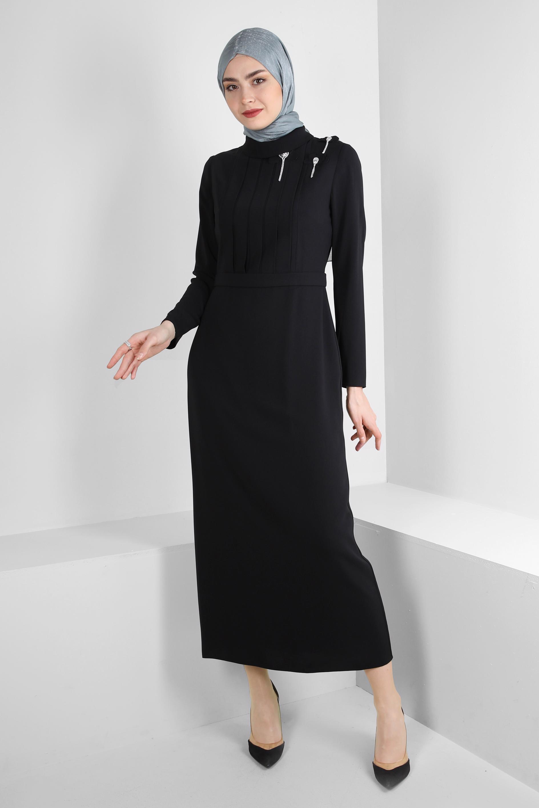 Tesettür giyim SİYAH AKSESUARLI DRAPE DETAYLI ELBİSE 43519
