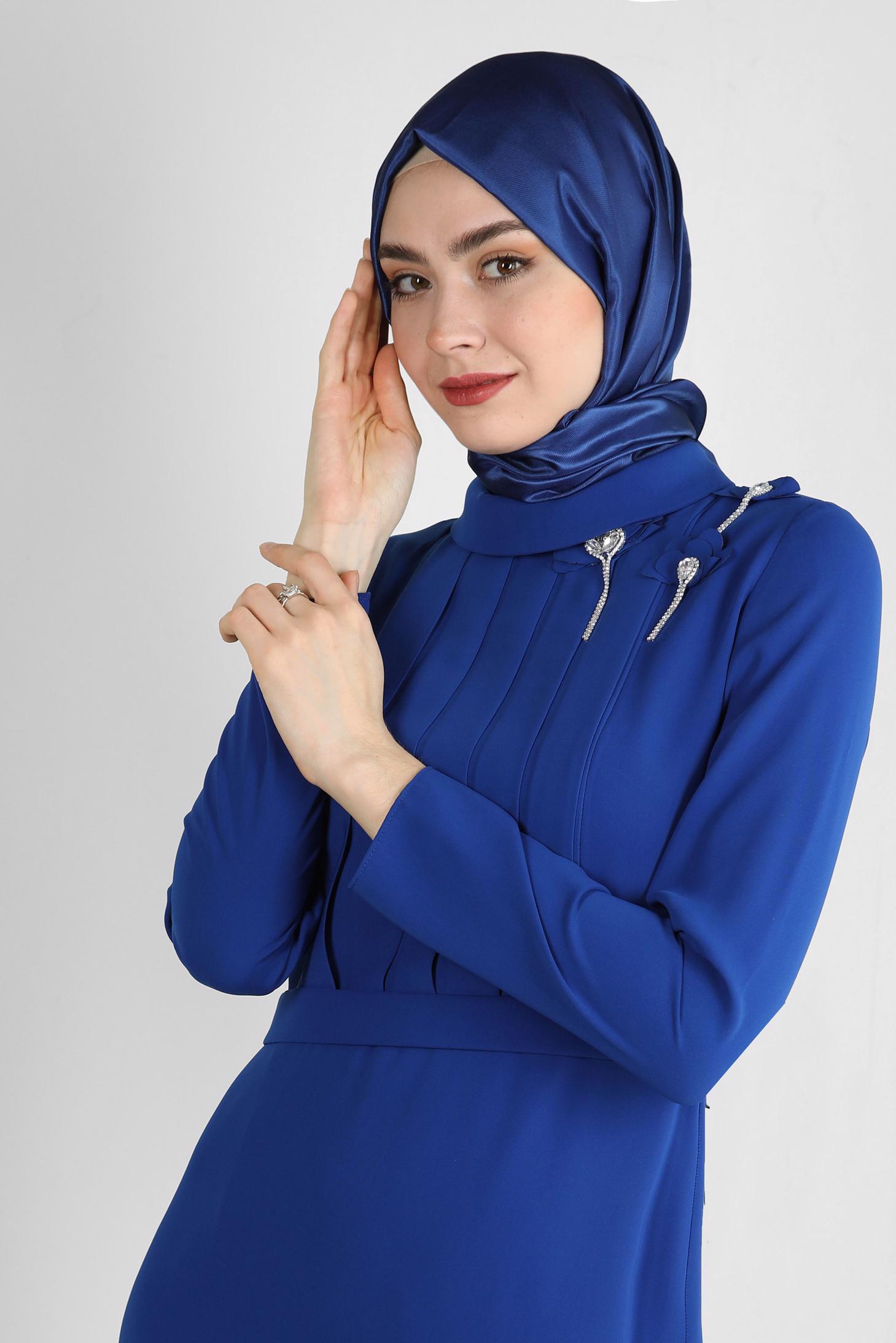 Tesettür giyim LACİVERT AKSESUARLI DRAPE DETAYLI ELBİSE 43519