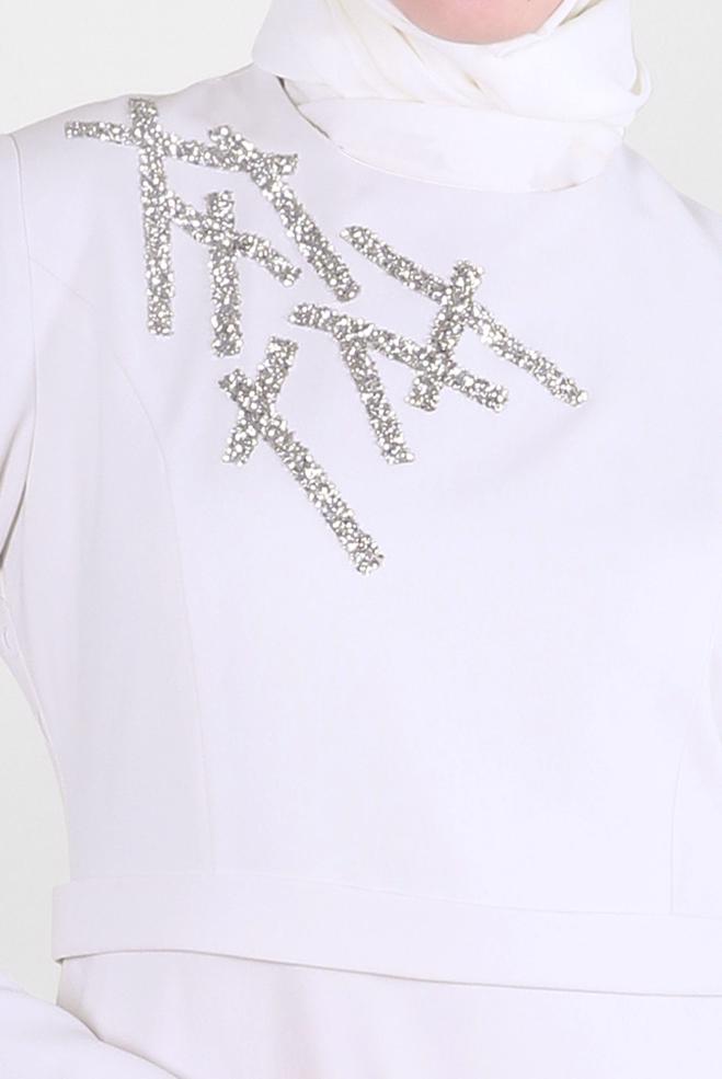 Tesettür giyim BEYAZ TAŞ İŞLEMELİ DÜZ KESİM ELBİSE 43520 - ALVİNA