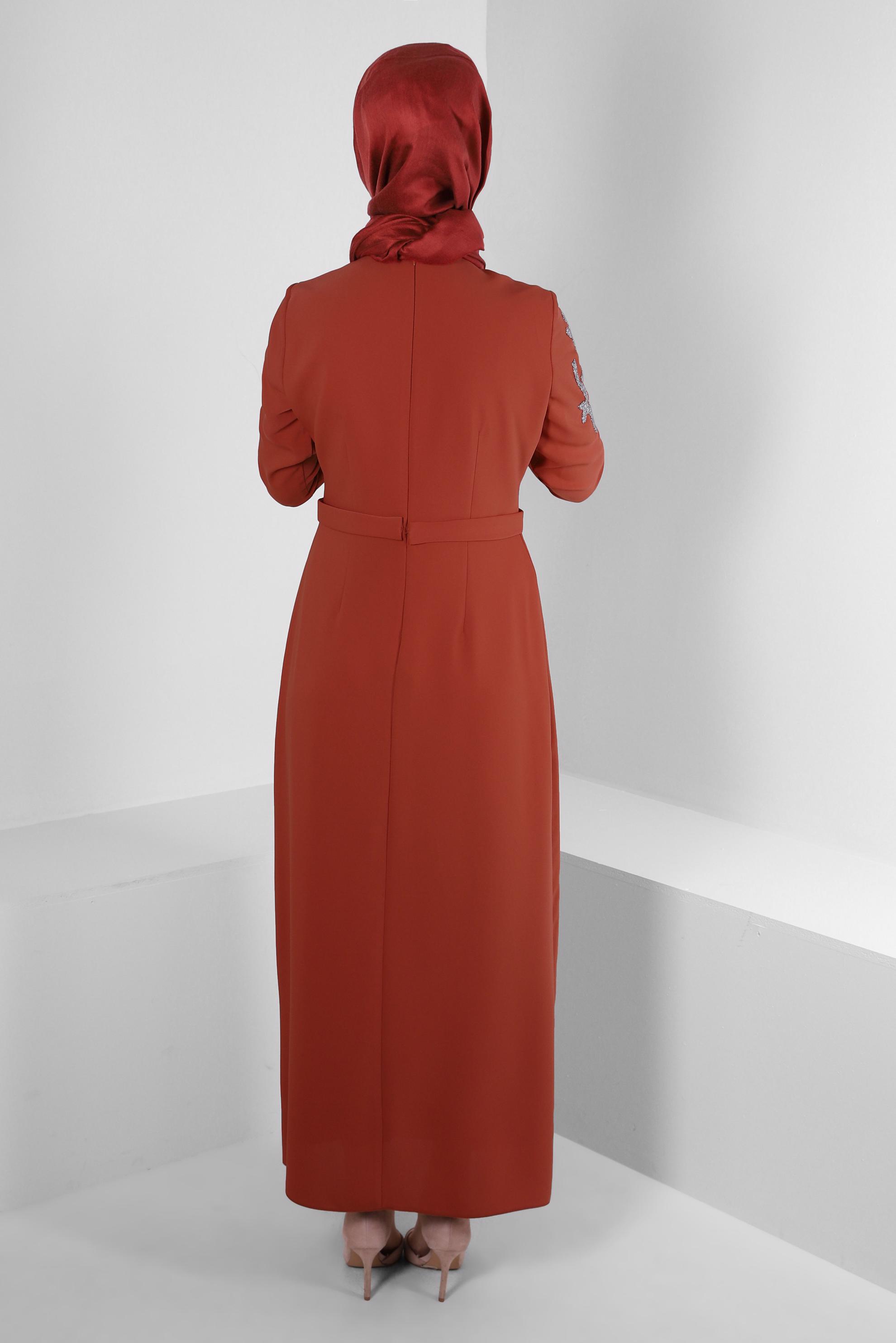 Tesettür giyim TURUNCU TAŞ İŞLEMELİ DÜZ KESİM ELBİSE 43520