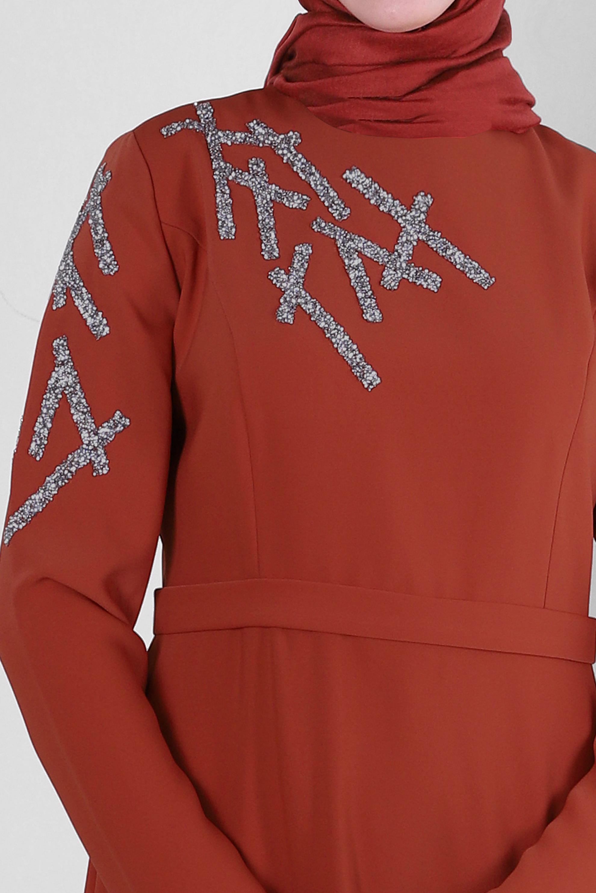 Tesettür giyim TURUNCU TAŞ İŞLEMELİ DÜZ KESİM ELBİSE 43520