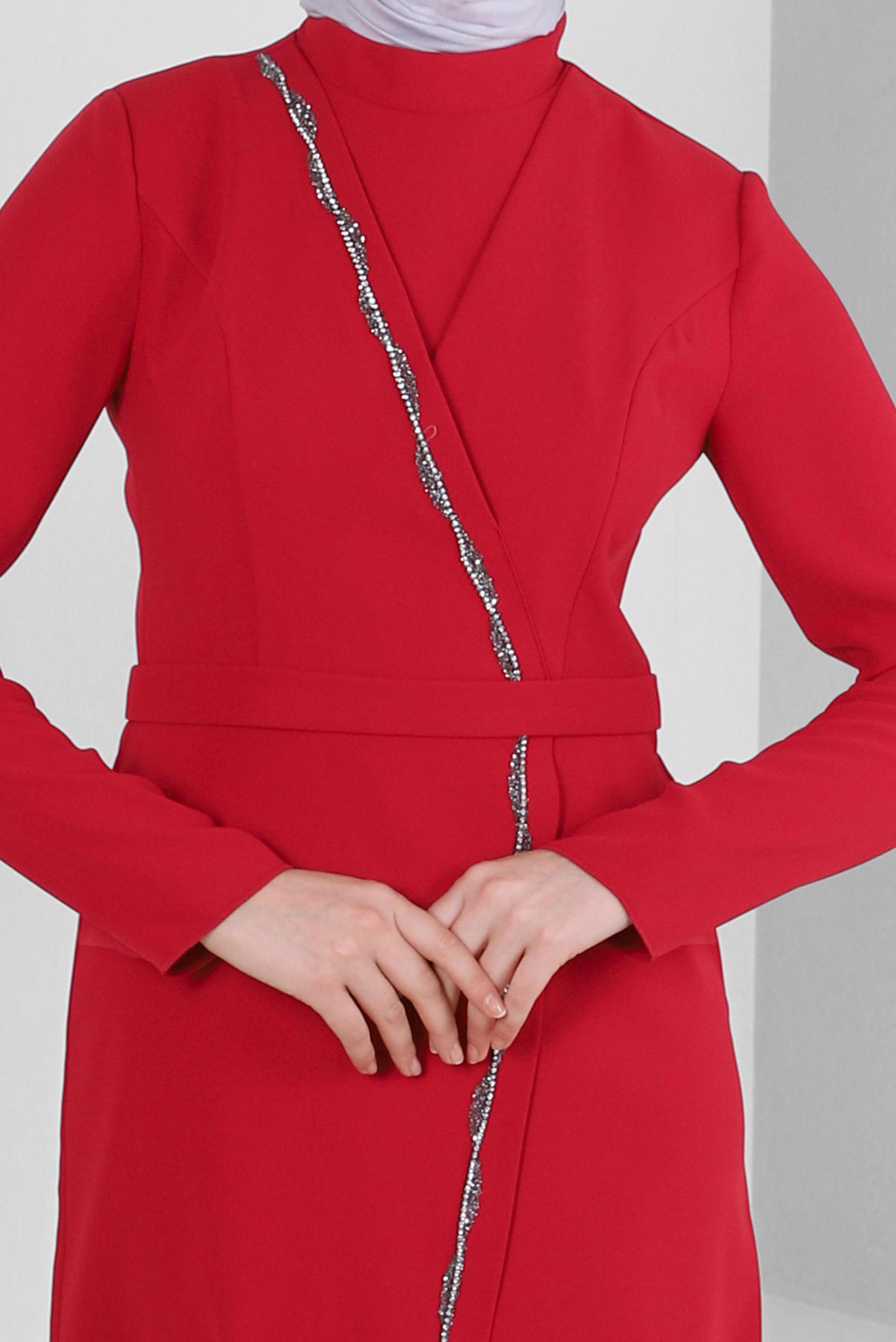 Tesettür giyim KIRMIZI TAŞ DETAYLI DİK YAKA ELBİSE 43541