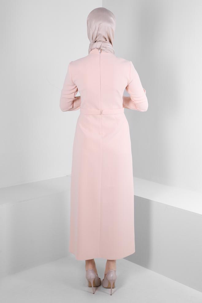 Tesettür giyim PUDRA TAŞ DETAYLI DİK YAKA ELBİSE 43541 - ALVİNA