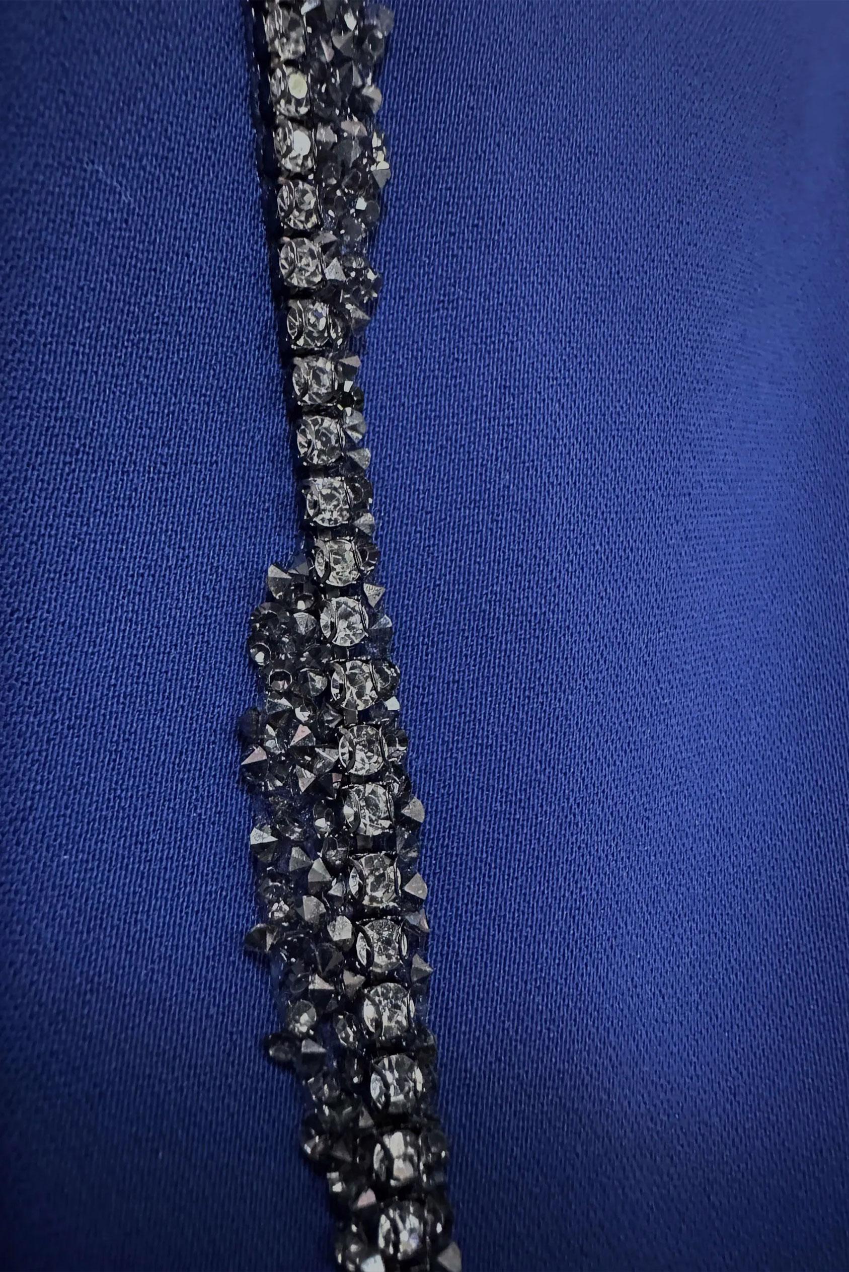 Tesettür giyim MAVİ TAŞ DETAYLI DİK YAKA ELBİSE 43541