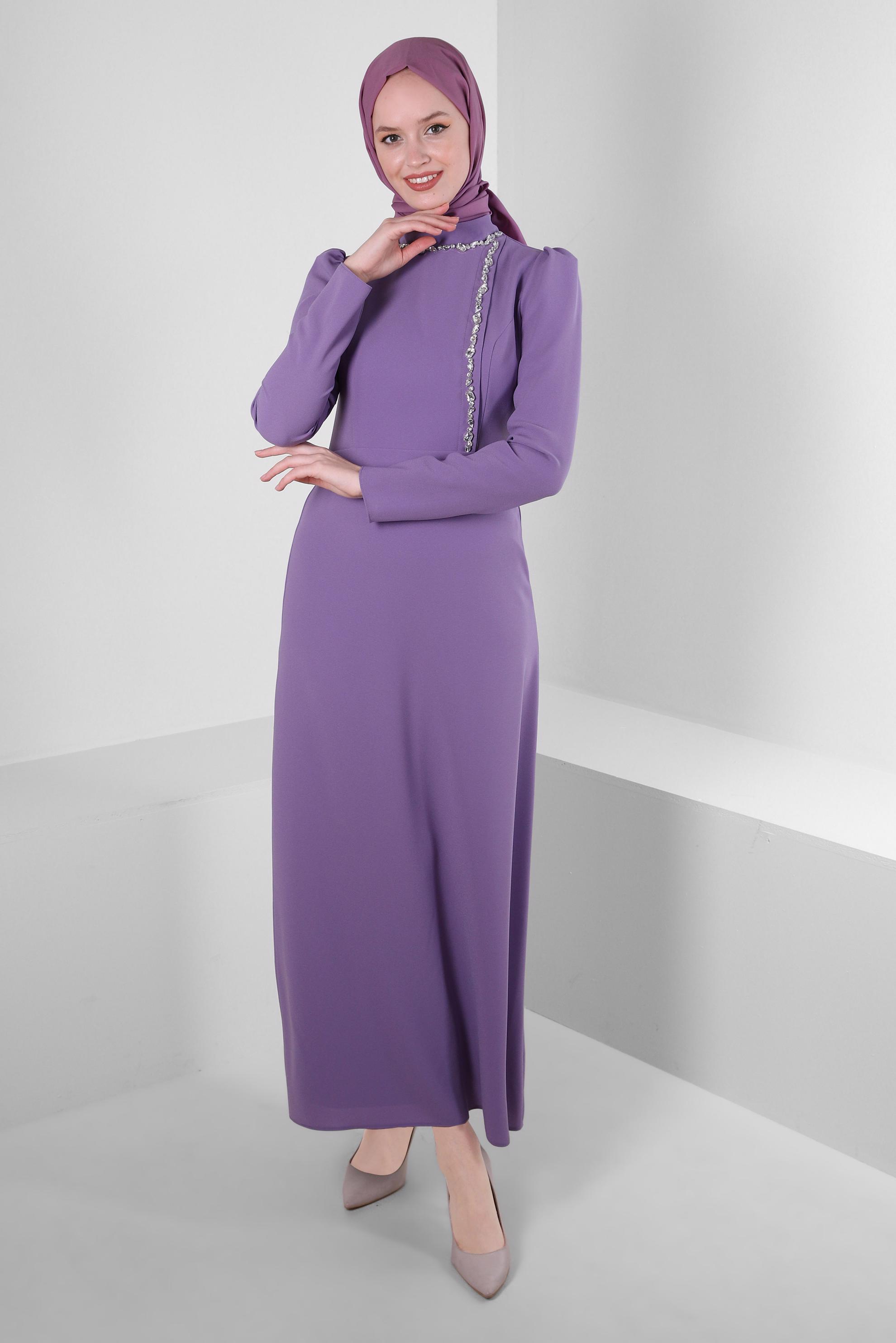 Tesettür giyim MOR DİK YAKA TAŞ DETAYLI ELBİSE 43542