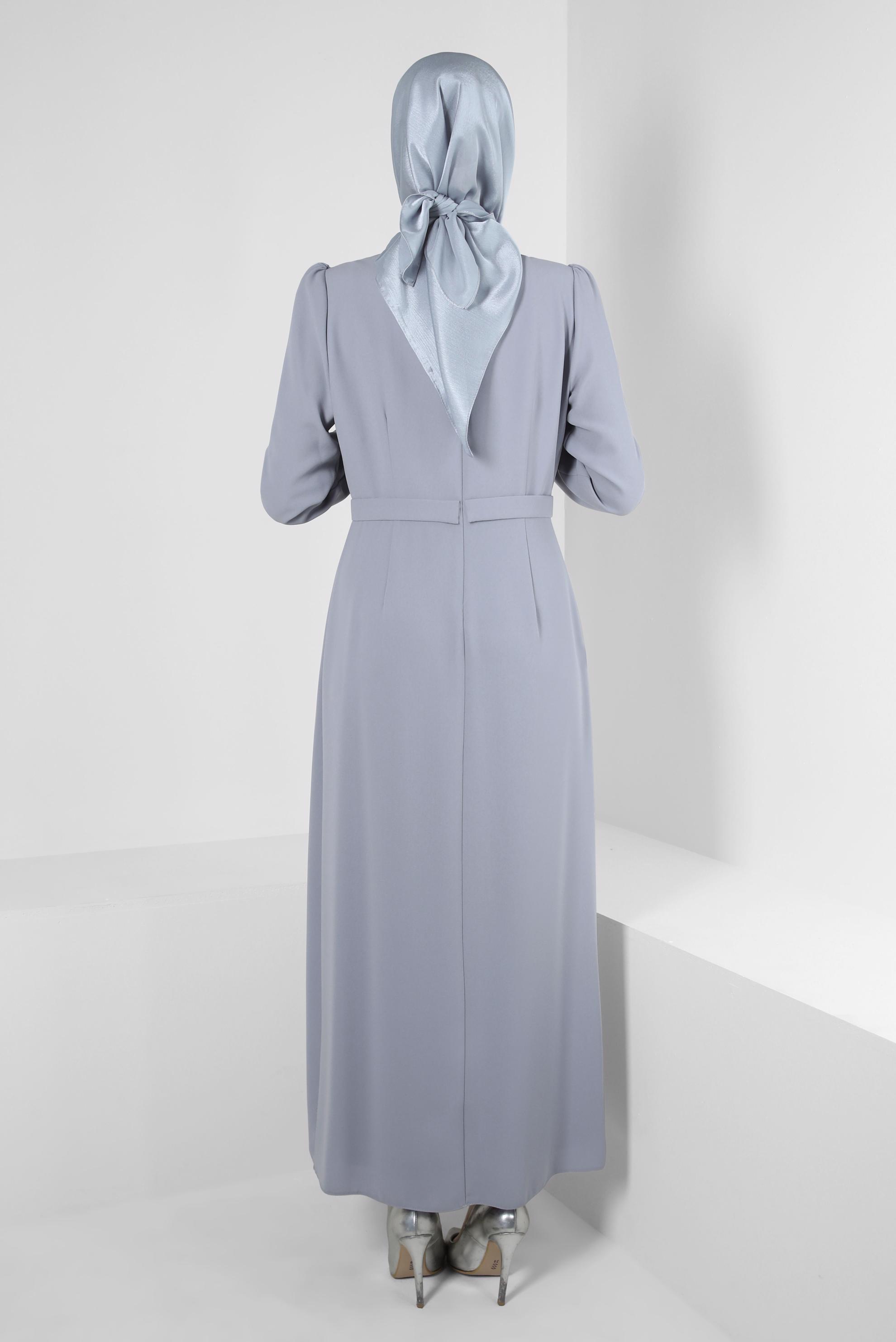 Tesettür giyim GÜMÜŞ DİK YAKA TAŞ DETAYLI ELBİSE 43542