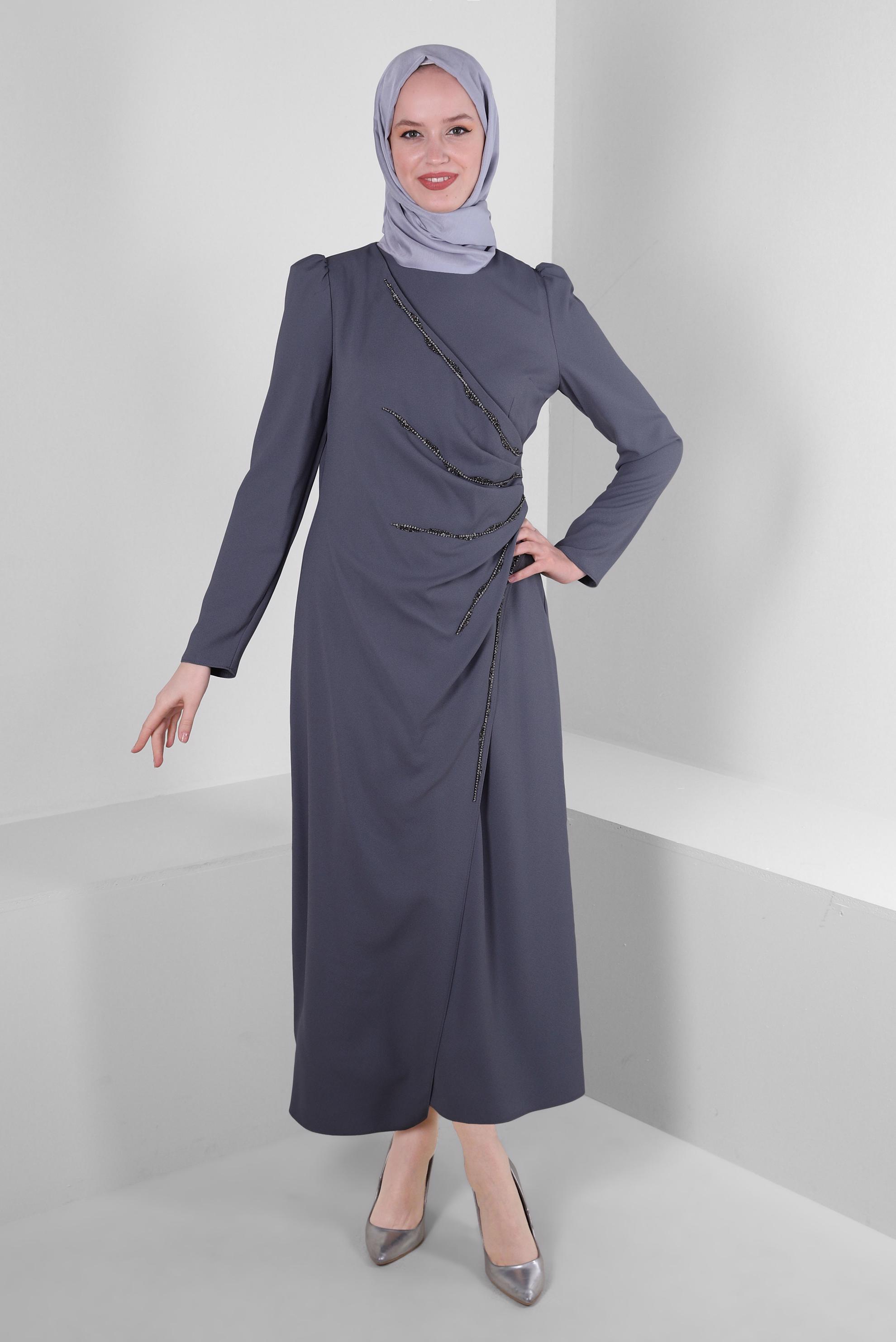 Tesettür giyim GRİ ANVELOP GÖRÜNÜMLÜ TAŞ İŞLEMELİ ELBİSE 43543
