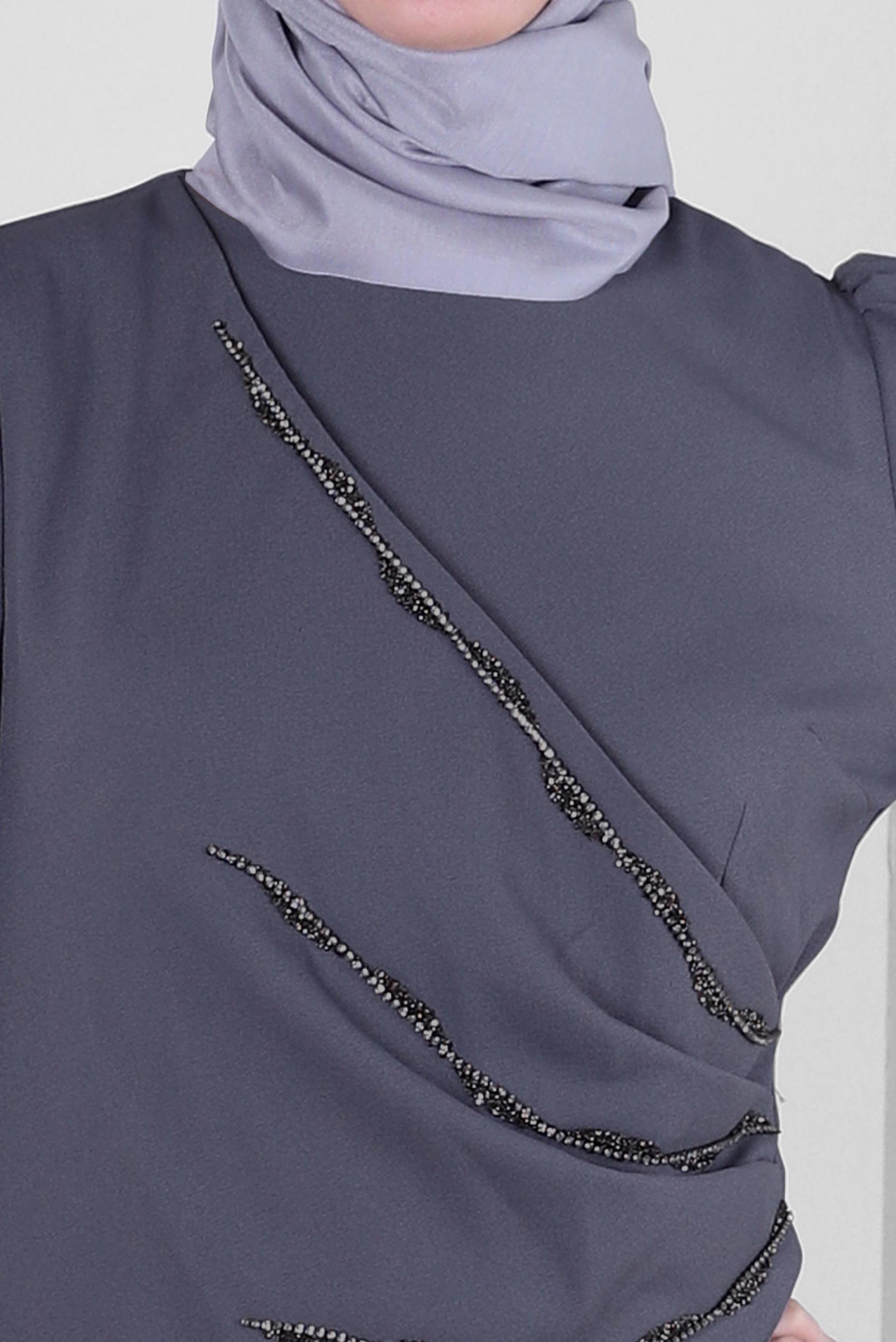 Tesettür giyim GRİ ANVELOP GÖRÜNÜMLÜ TAŞ İŞLEMELİ ELBİSE 43543