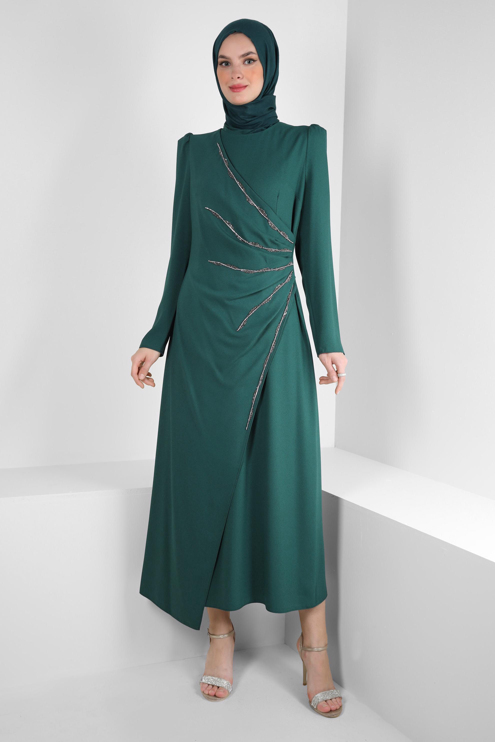 Tesettür giyim YEŞİL ANVELOP GÖRÜNÜMLÜ TAŞ İŞLEMELİ ELBİSE 43543