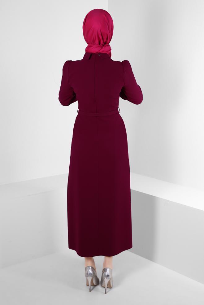 Tesettür giyim BORDO ZİNCİR DETAYLI KEMERLİ KREP ELBİSE 43546 - ALVİNA