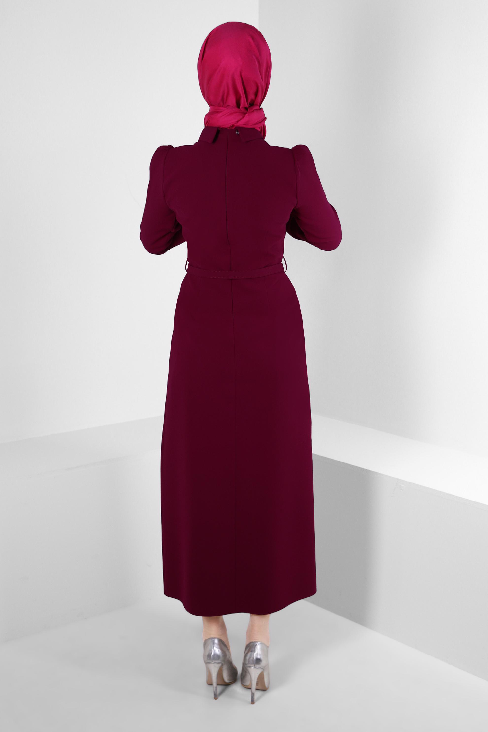 Tesettür giyim BORDO ZİNCİR DETAYLI KEMERLİ KREP ELBİSE 43546