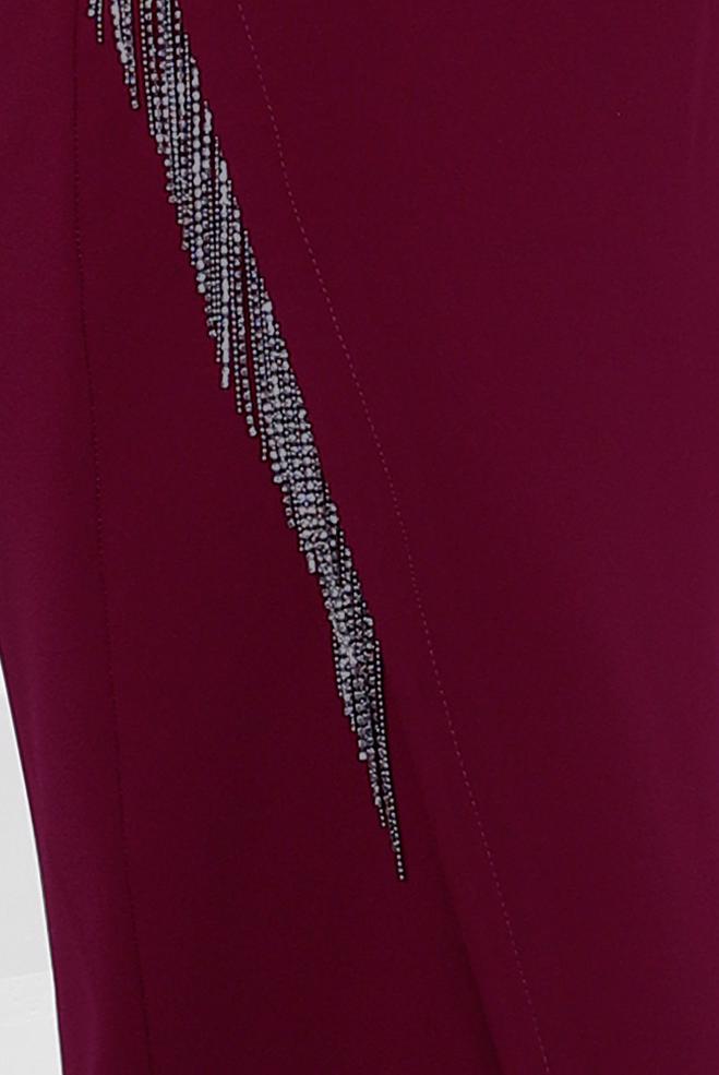 Tesettür giyim BORDO ZİNCİR DETAYLI KEMERLİ KREP ELBİSE 43546 - ALVİNA