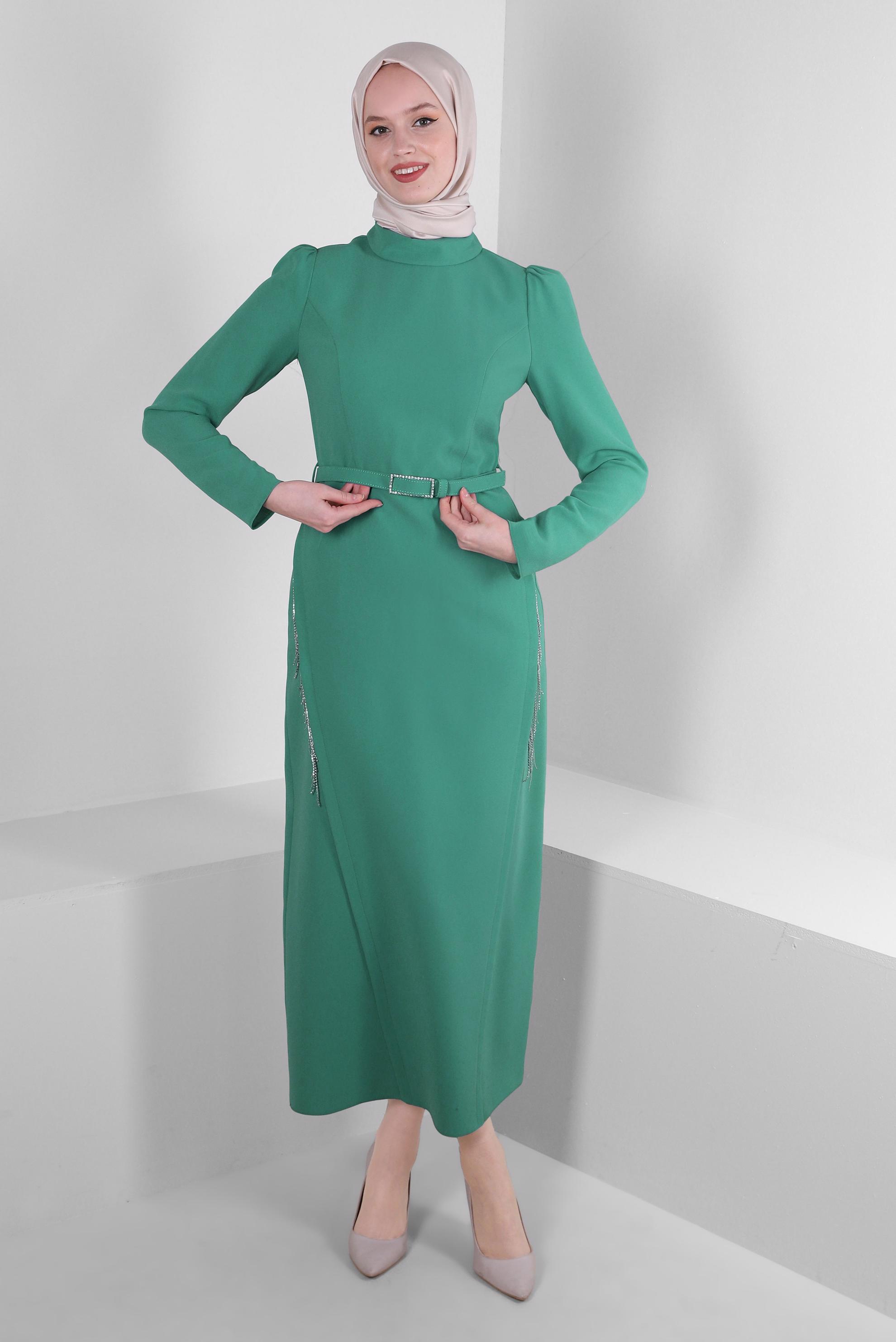 Tesettür giyim YEŞİL ZİNCİR DETAYLI KEMERLİ KREP ELBİSE 43546
