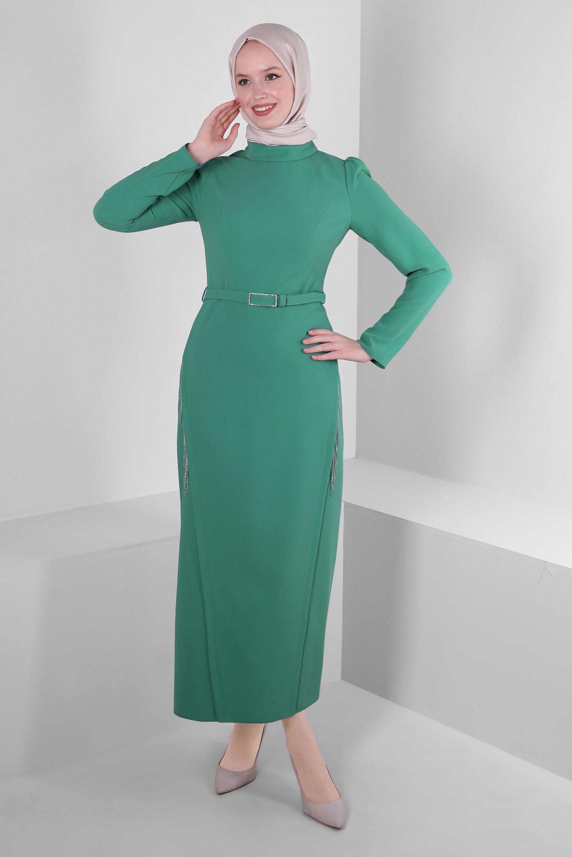 Tesettür giyim YEŞİL ZİNCİR DETAYLI KEMERLİ KREP ELBİSE 43546