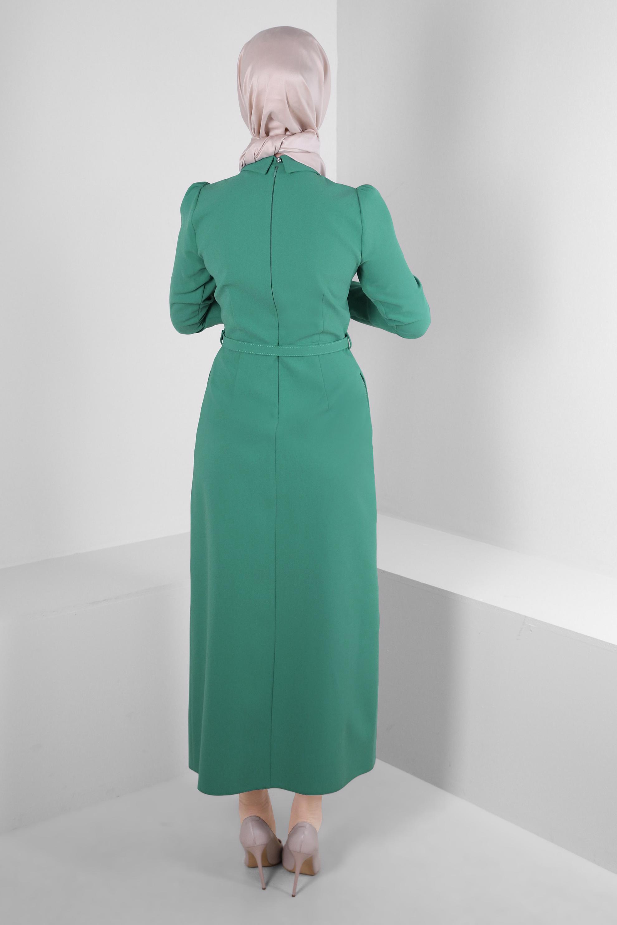 Tesettür giyim YEŞİL ZİNCİR DETAYLI KEMERLİ KREP ELBİSE 43546