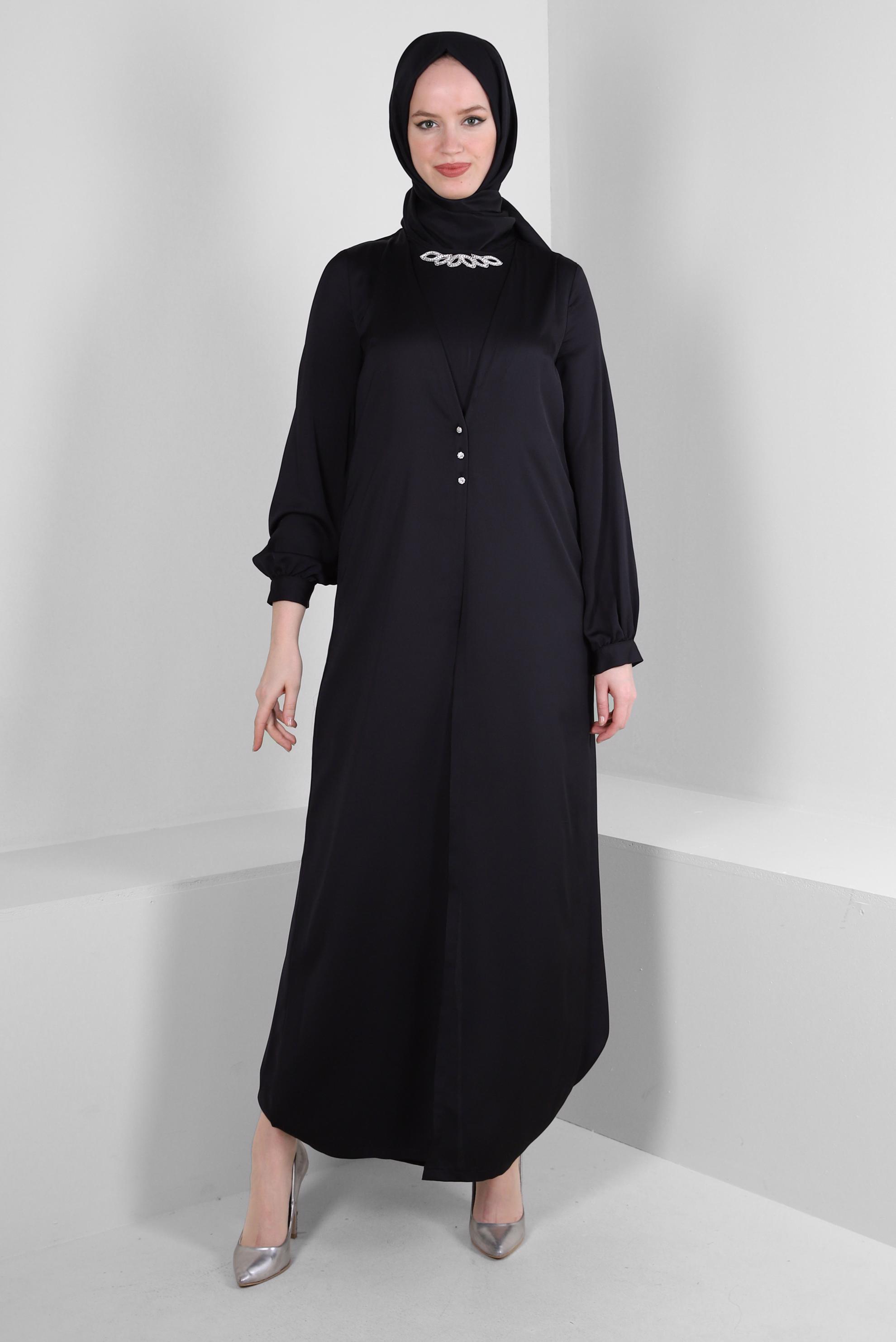 Tesettür giyim SİYAH ÖNÜ BAĞLAMA DETAYLI SATEN TULUM 43580