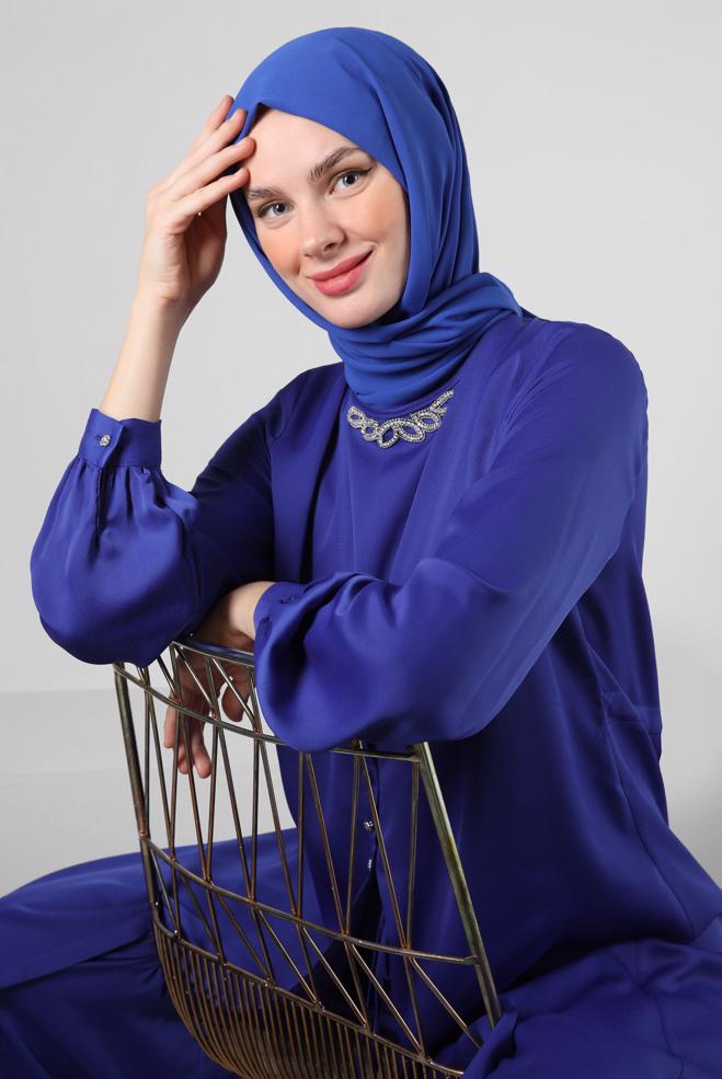 Tesettür giyim LACİVERT ÖNÜ BAĞLAMA DETAYLI SATEN TULUM 43580 - ALVİNA