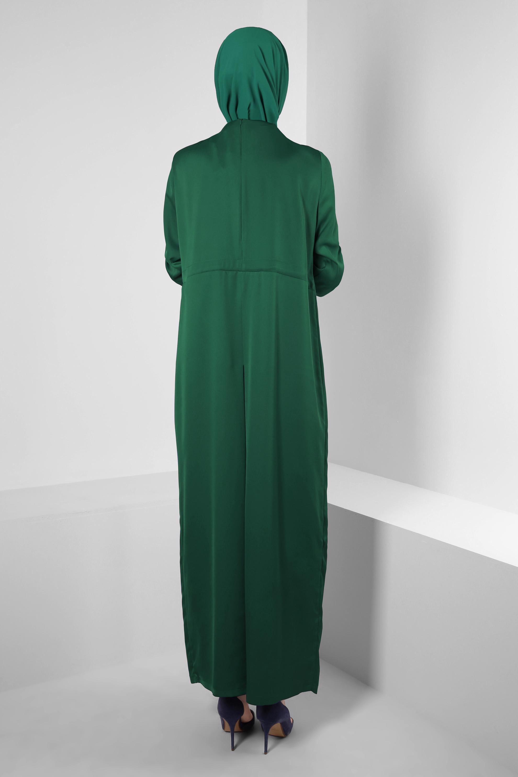 Tesettür giyim YEŞİL ÖNÜ BAĞLAMA DETAYLI SATEN TULUM 43580