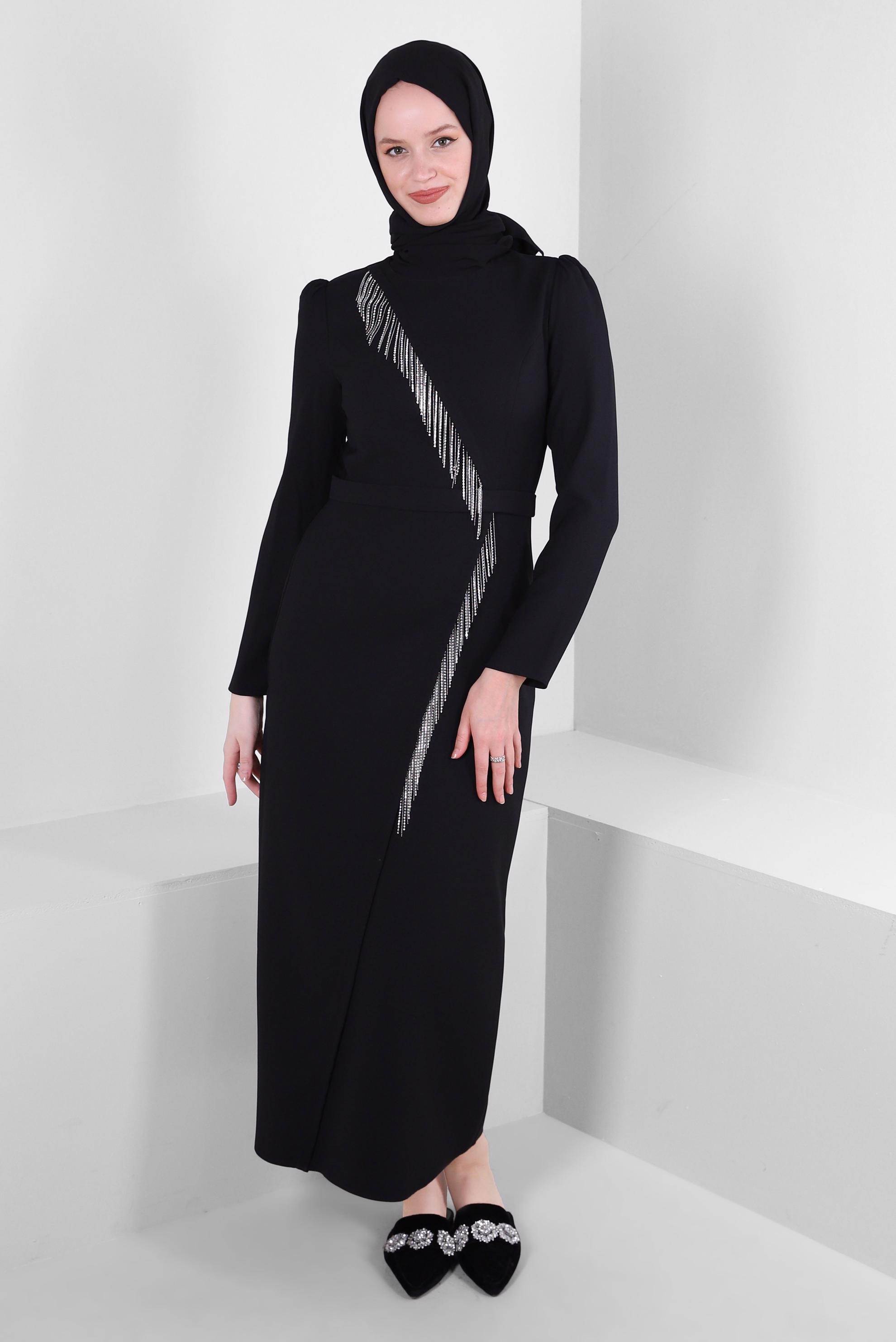 Tesettür giyim SİYAH PÜSKÜL DETAYLI KREP ELBİSE 43588
