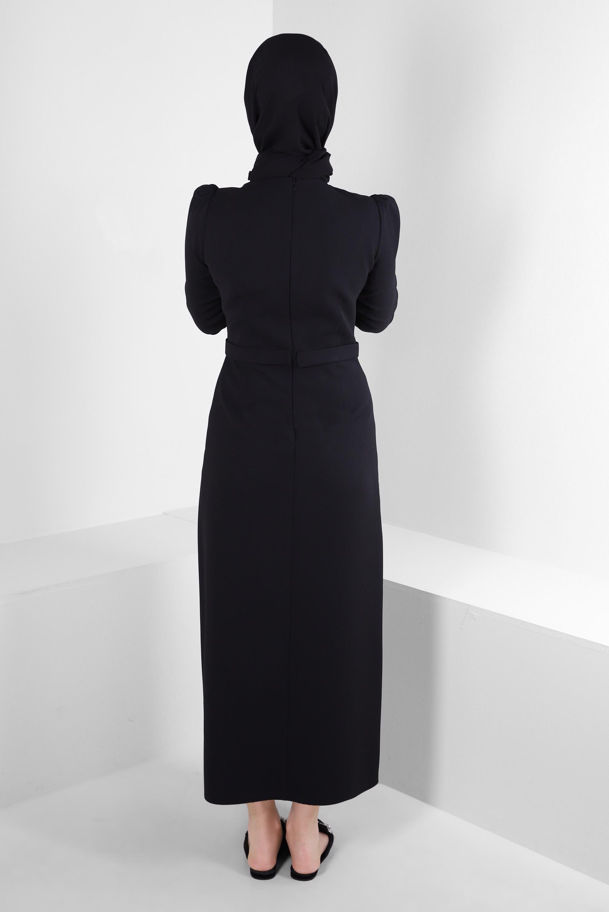 Tesettür giyim SİYAH PÜSKÜL DETAYLI KREP ELBİSE 43588