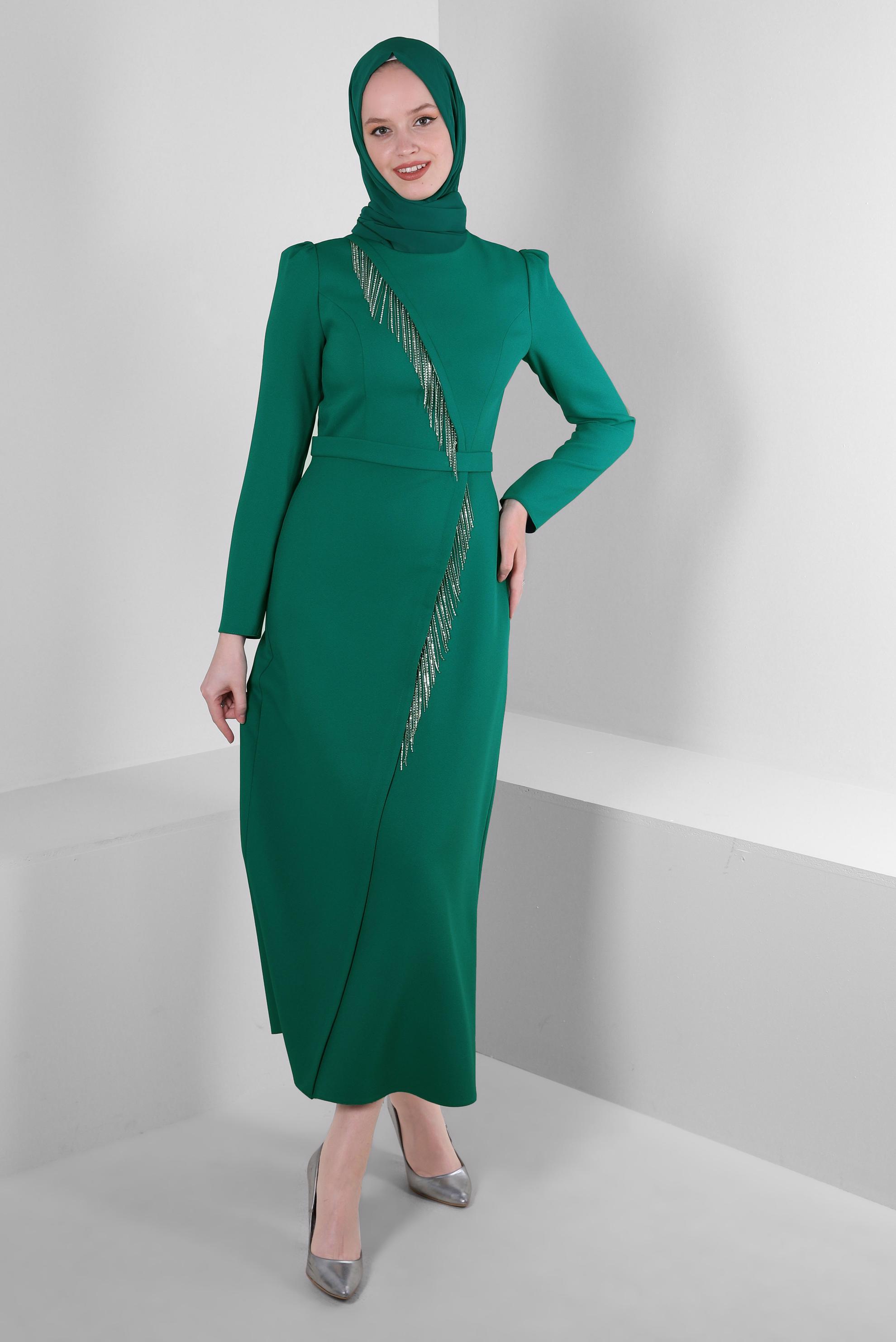 Tesettür giyim YEŞİL PÜSKÜL DETAYLI KREP ELBİSE 43588