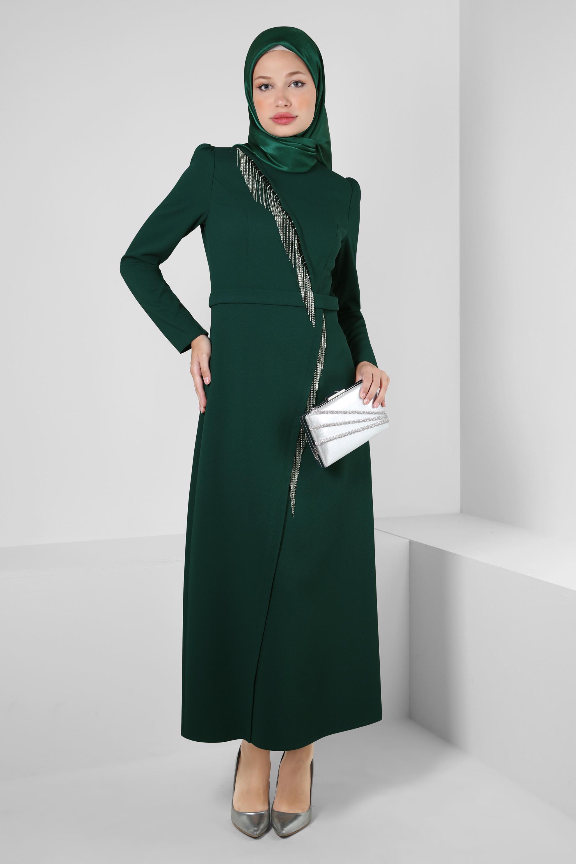 Tesettür giyim YEŞİL PÜSKÜL DETAYLI KREP ELBİSE 43588