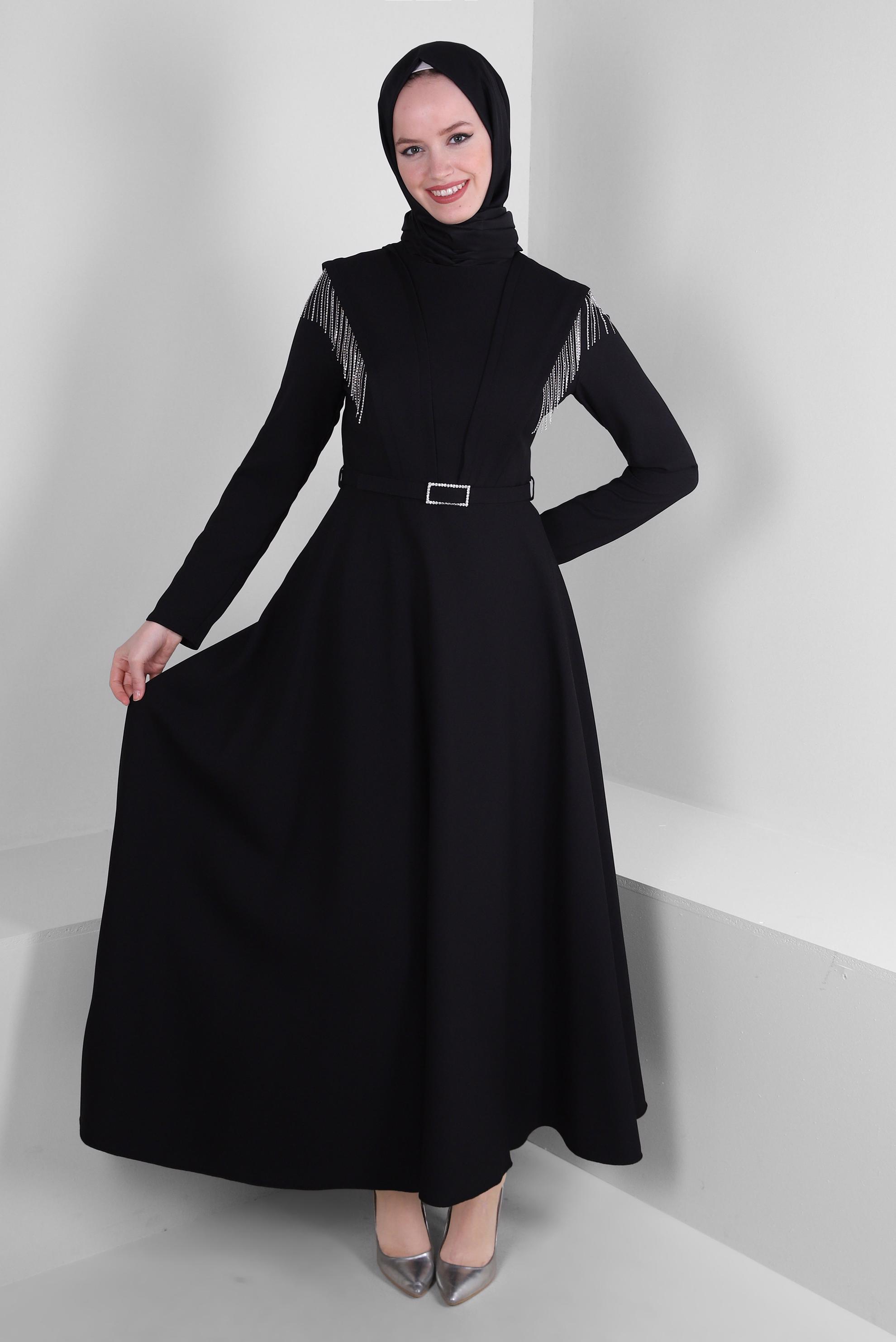 Tesettür giyim SİYAH ZİNCİR DETAYLI KEMERLİ KREP ELBİSE 43589