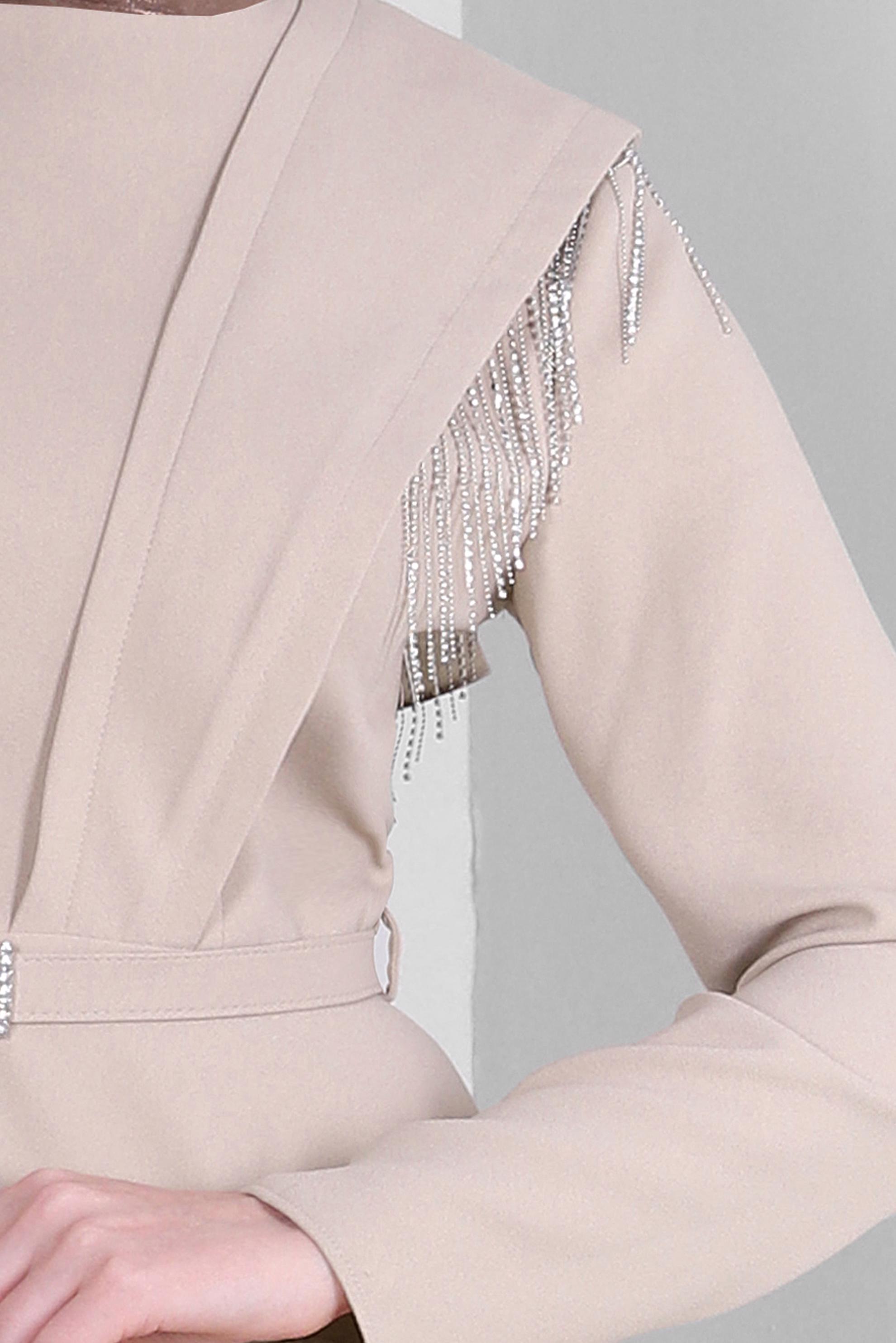 Tesettür giyim BEJ ZİNCİR DETAYLI KEMERLİ KREP ELBİSE 43589