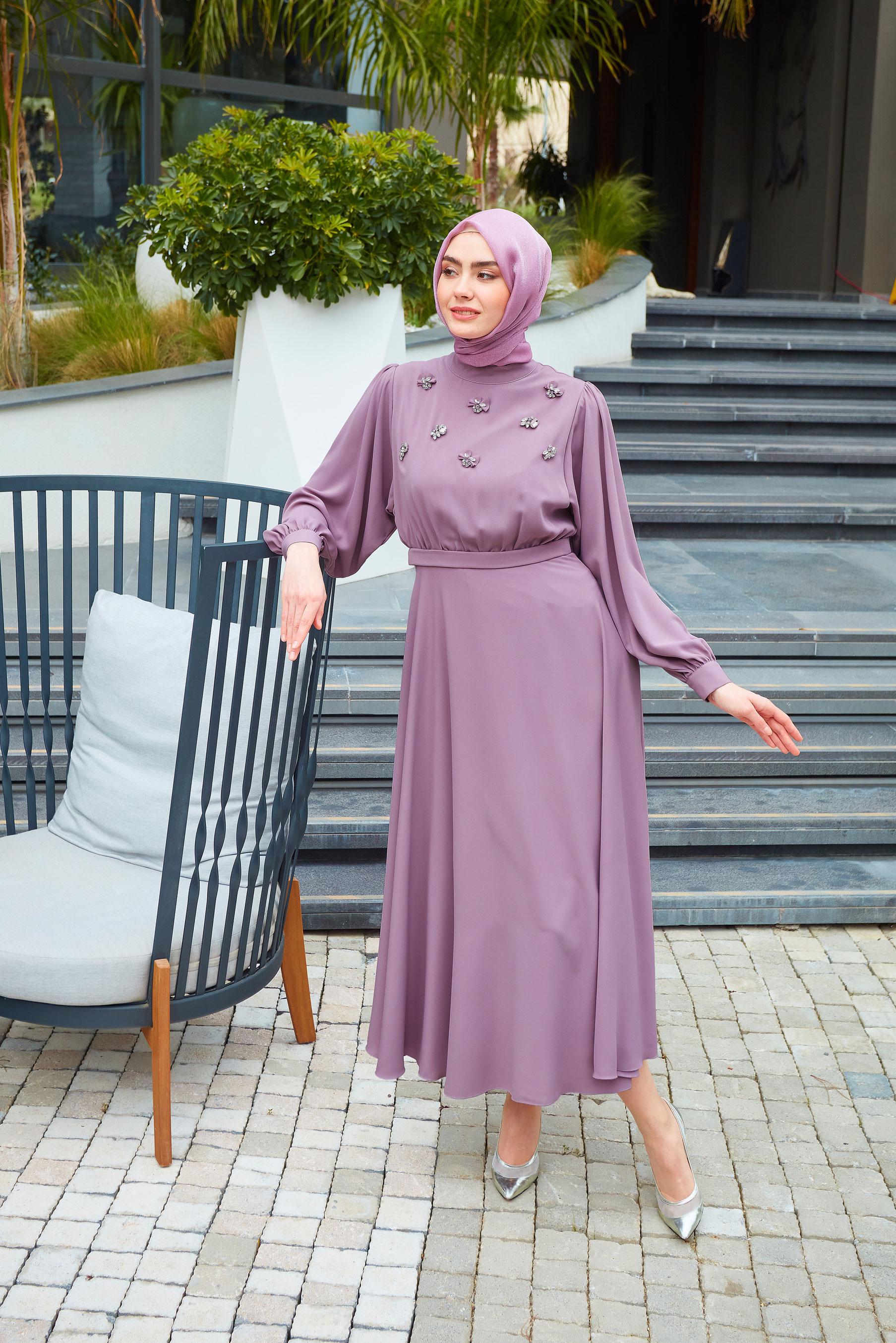 Tesettür giyim MOR TAŞ İŞLEMELİ BALON KOL ELBİSE 43590