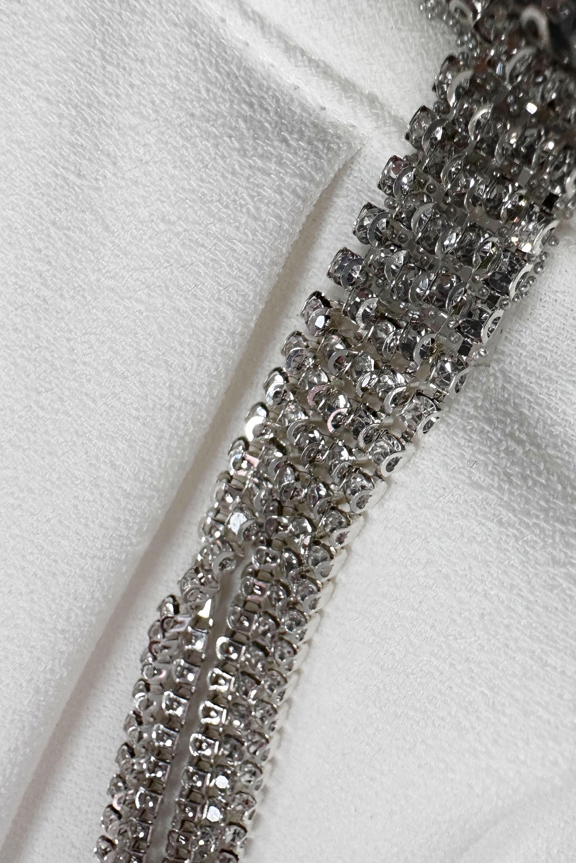 Tesettür giyim BEYAZ YAKASI TAŞ DETAYLI KREP ELBİSE 43614