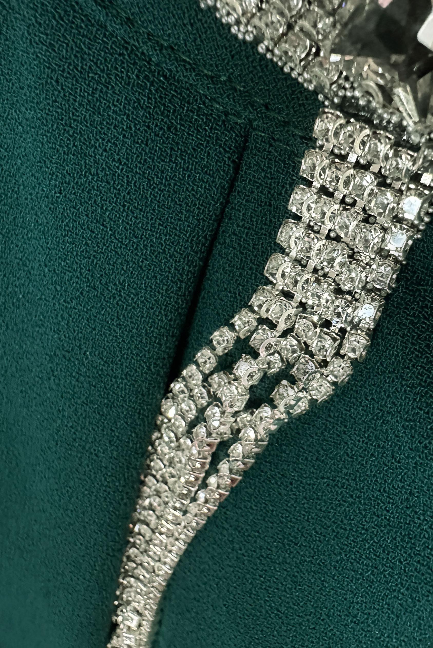 Tesettür giyim MAVİ YAKASI TAŞ DETAYLI KREP ELBİSE 43614