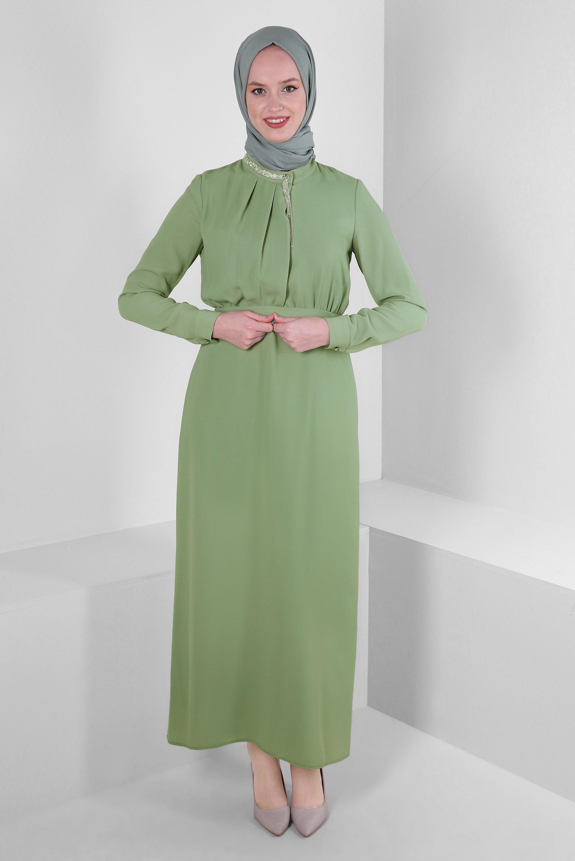 Tesettür giyim YEŞİL YAKASI TAŞ DETAYLI KREP ELBİSE 43614