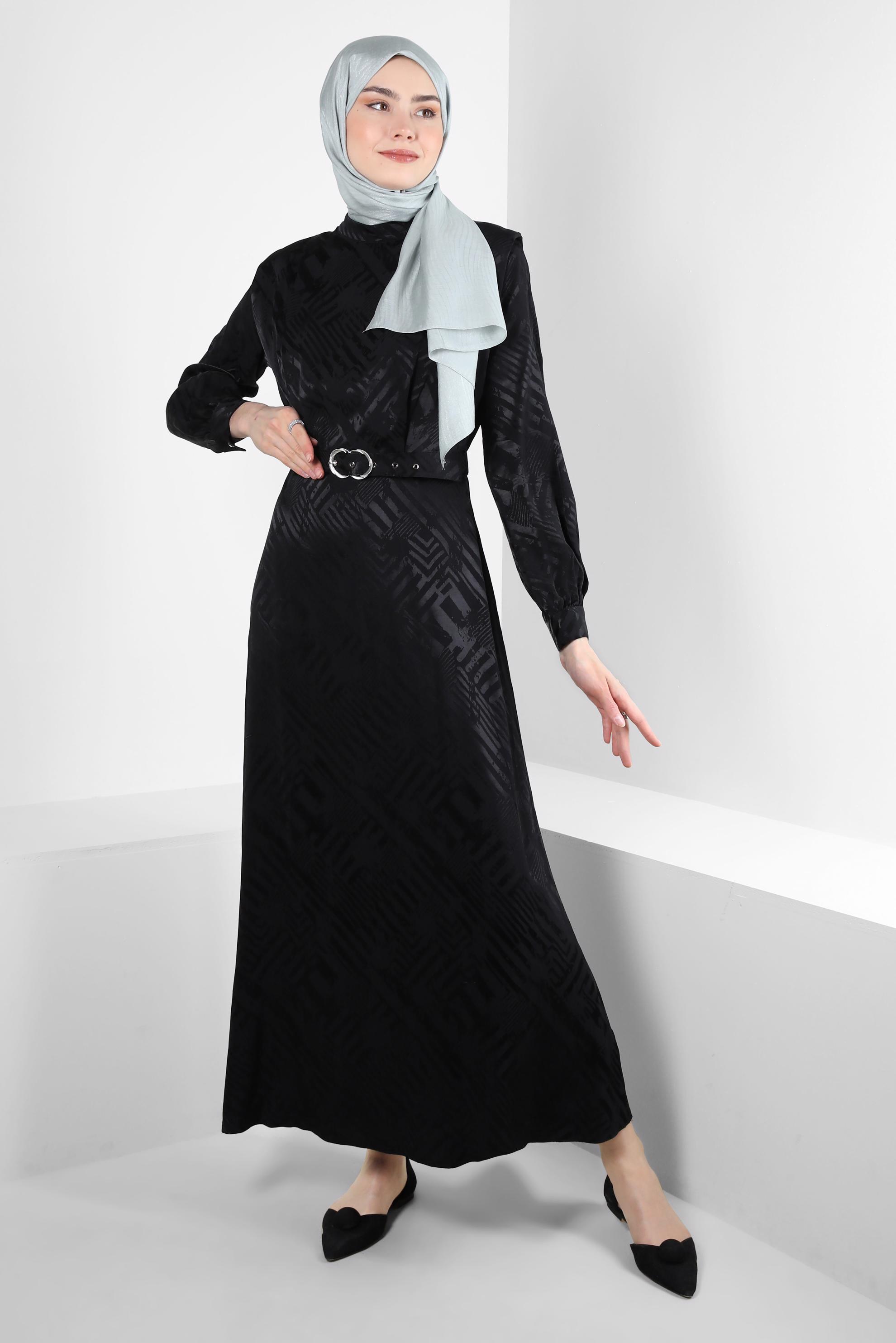 Tesettür giyim SİYAH KEMERLİ JAKAR SATEN ELBİSE 43615