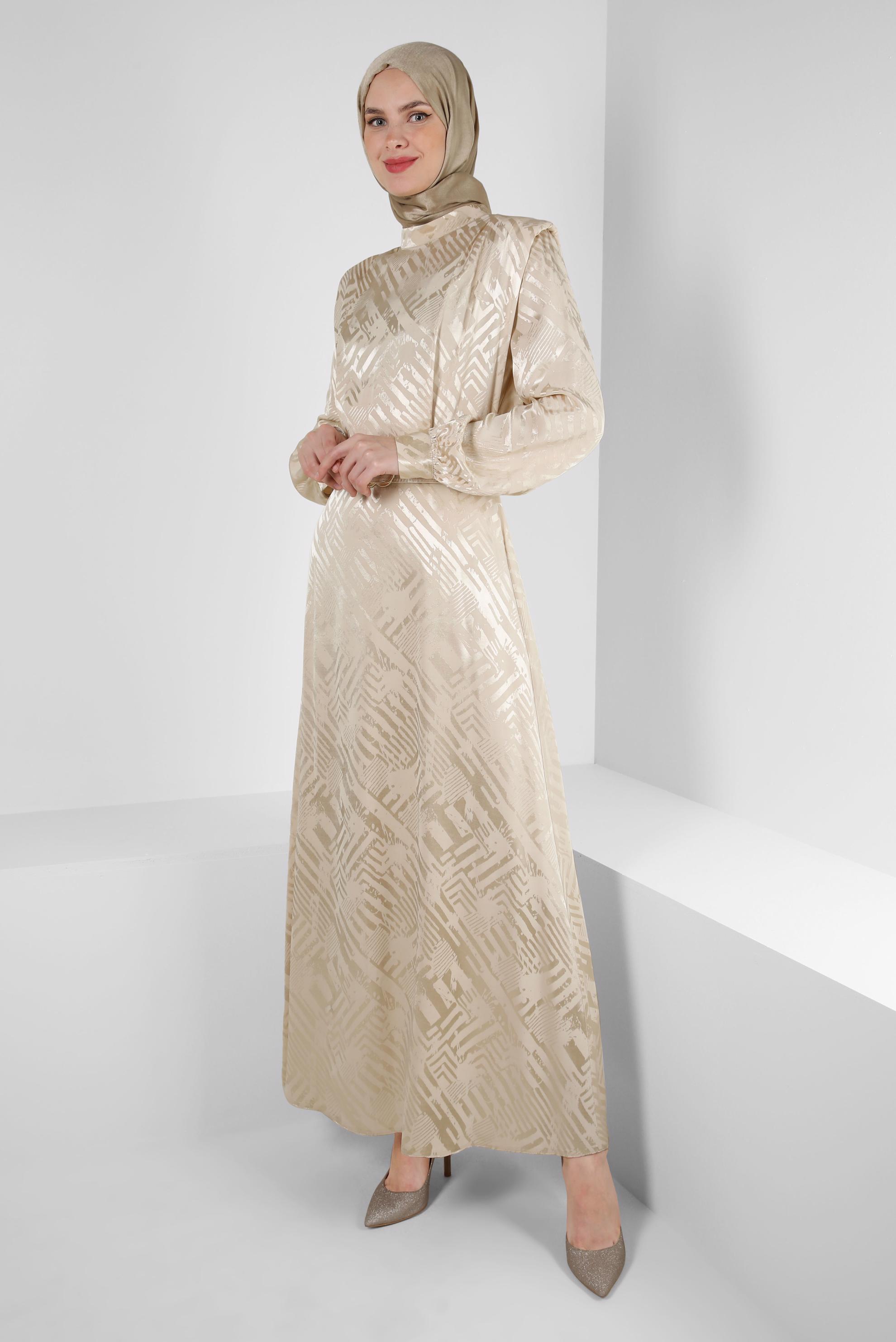 Tesettür giyim BEJ KEMERLİ JAKAR SATEN ELBİSE 43615