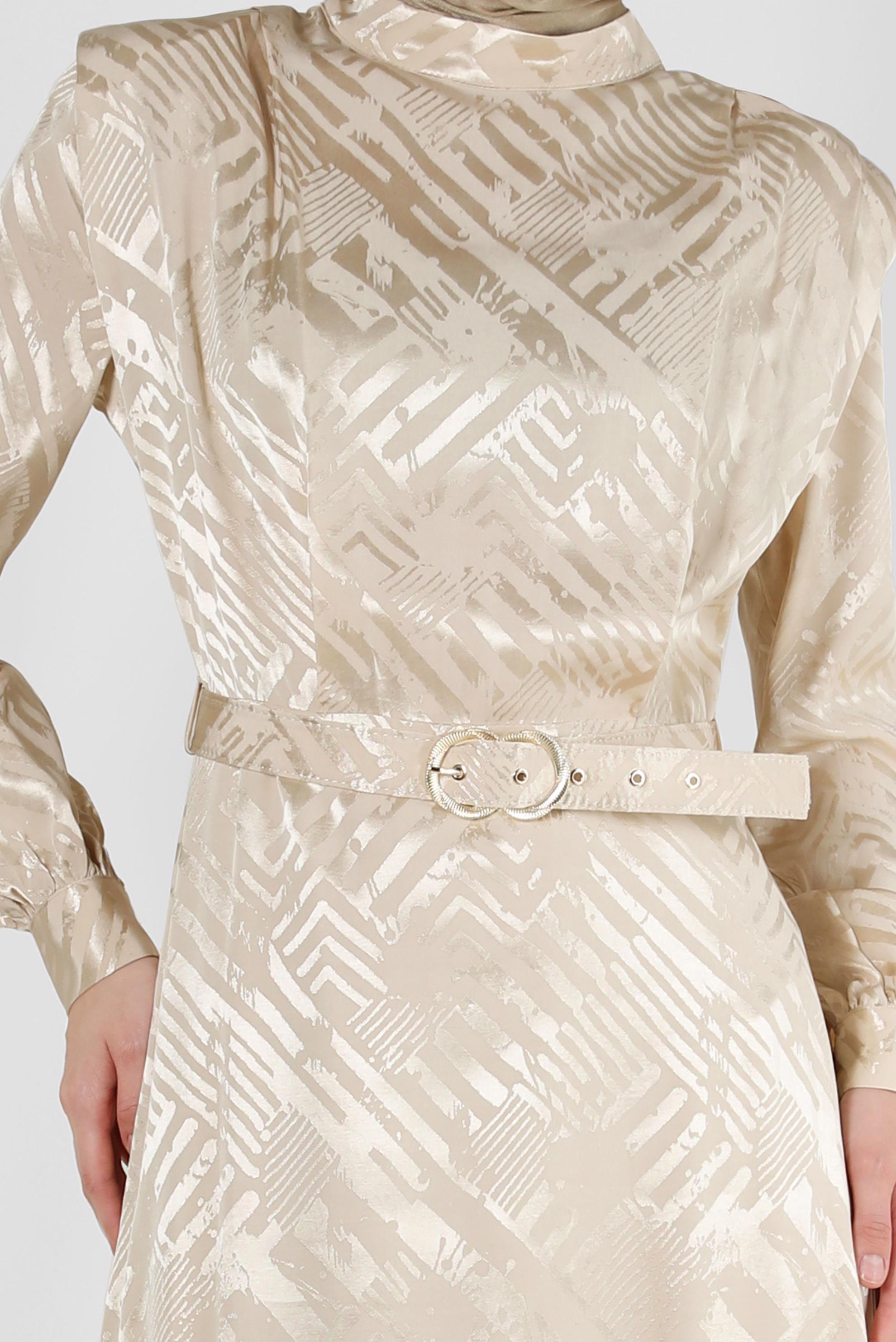 Tesettür giyim BEJ KEMERLİ JAKAR SATEN ELBİSE 43615