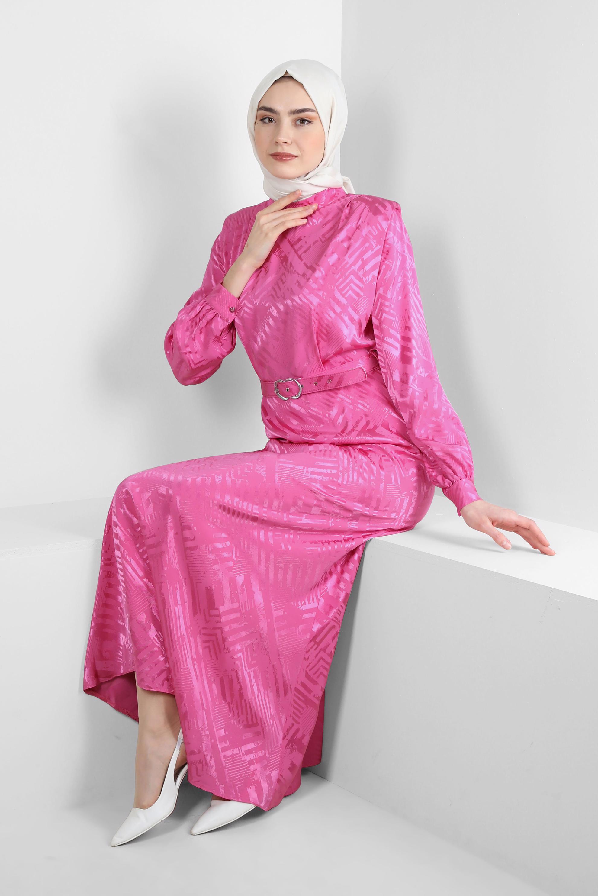 Tesettür giyim FUŞYA KEMERLİ JAKAR SATEN ELBİSE 43615