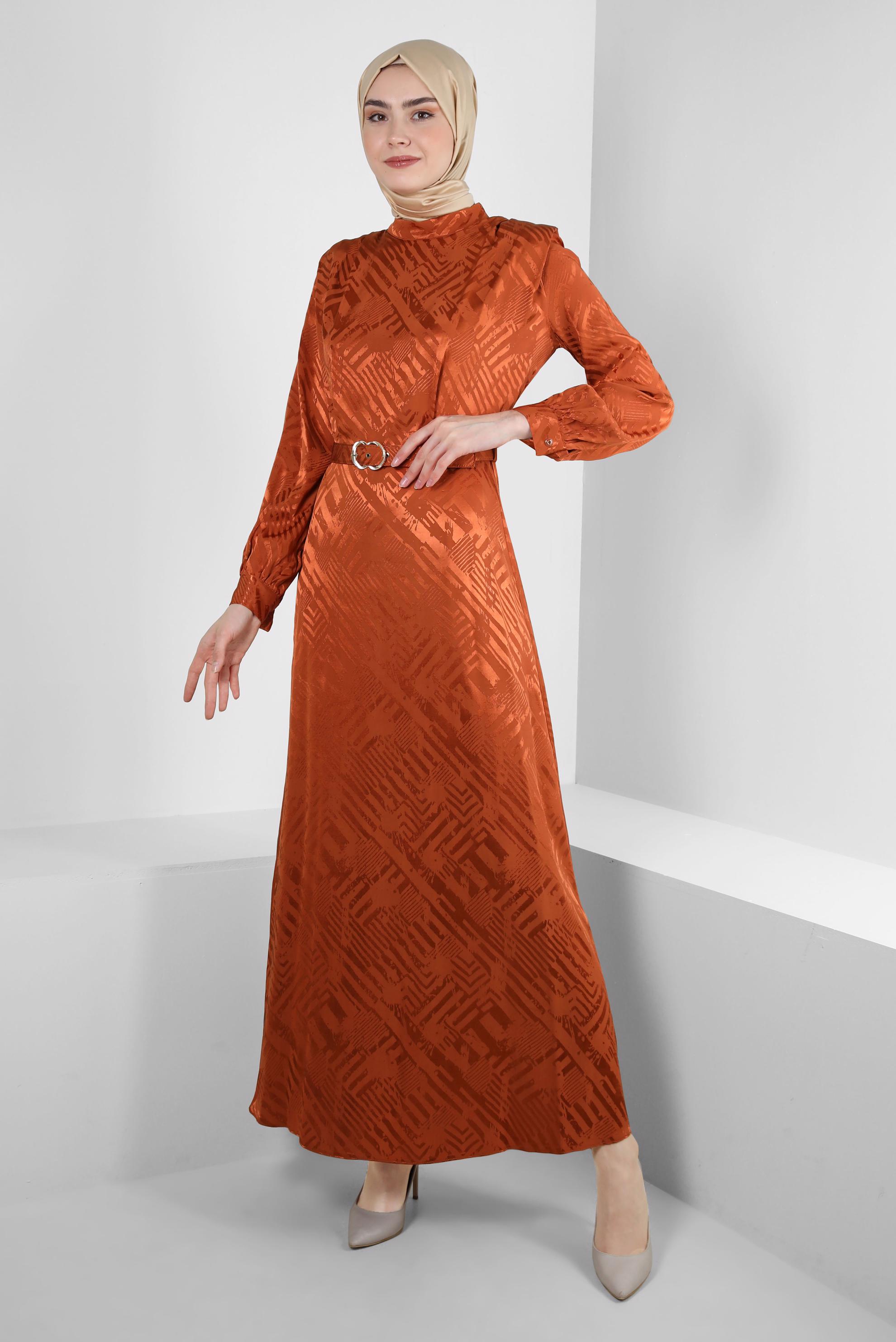 Tesettür giyim TURUNCU KEMERLİ JAKAR SATEN ELBİSE 43615
