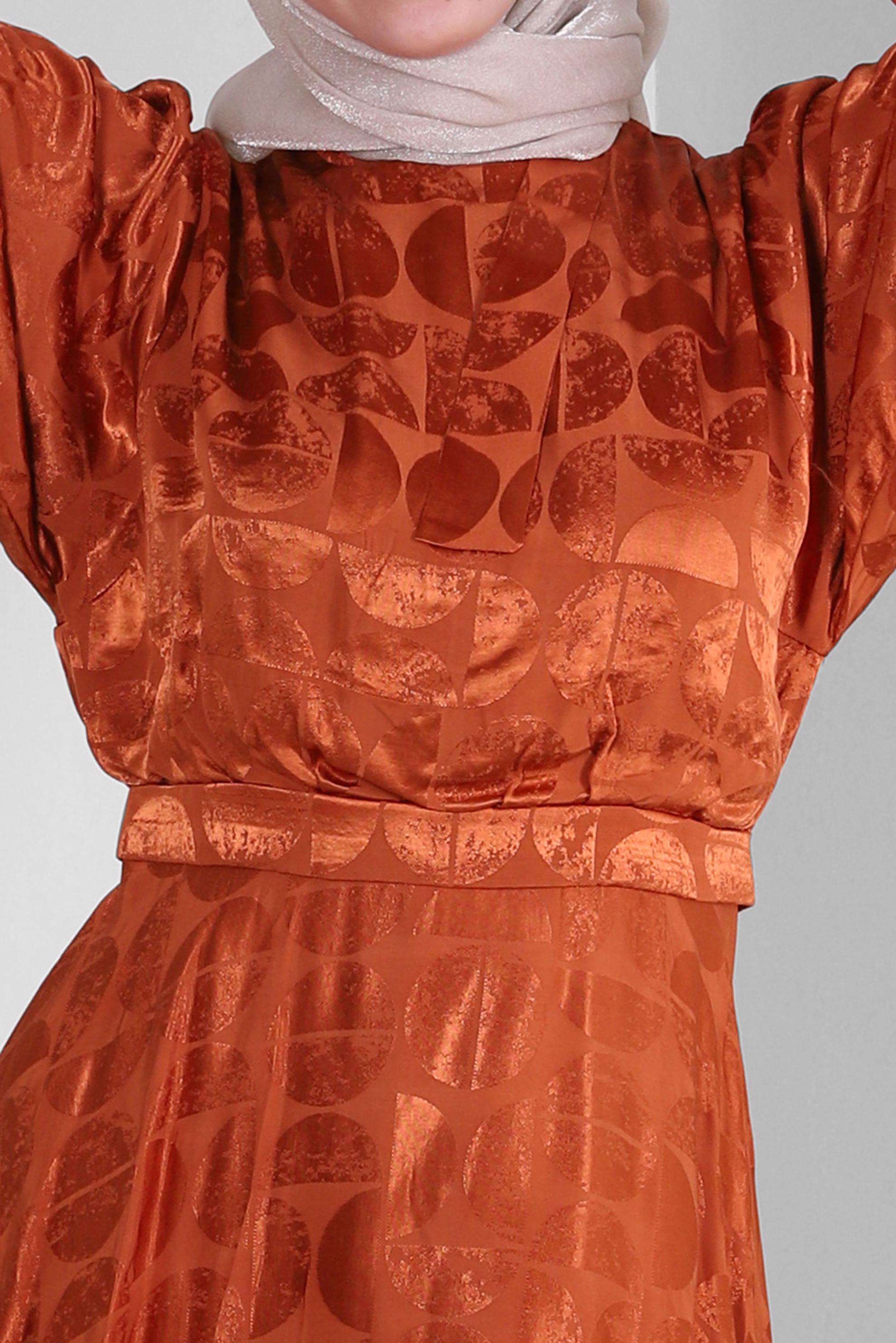 Tesettür giyim TURUNCU YAKASI BAĞLAMALI SATEN JAKAR ELBİSE 43616