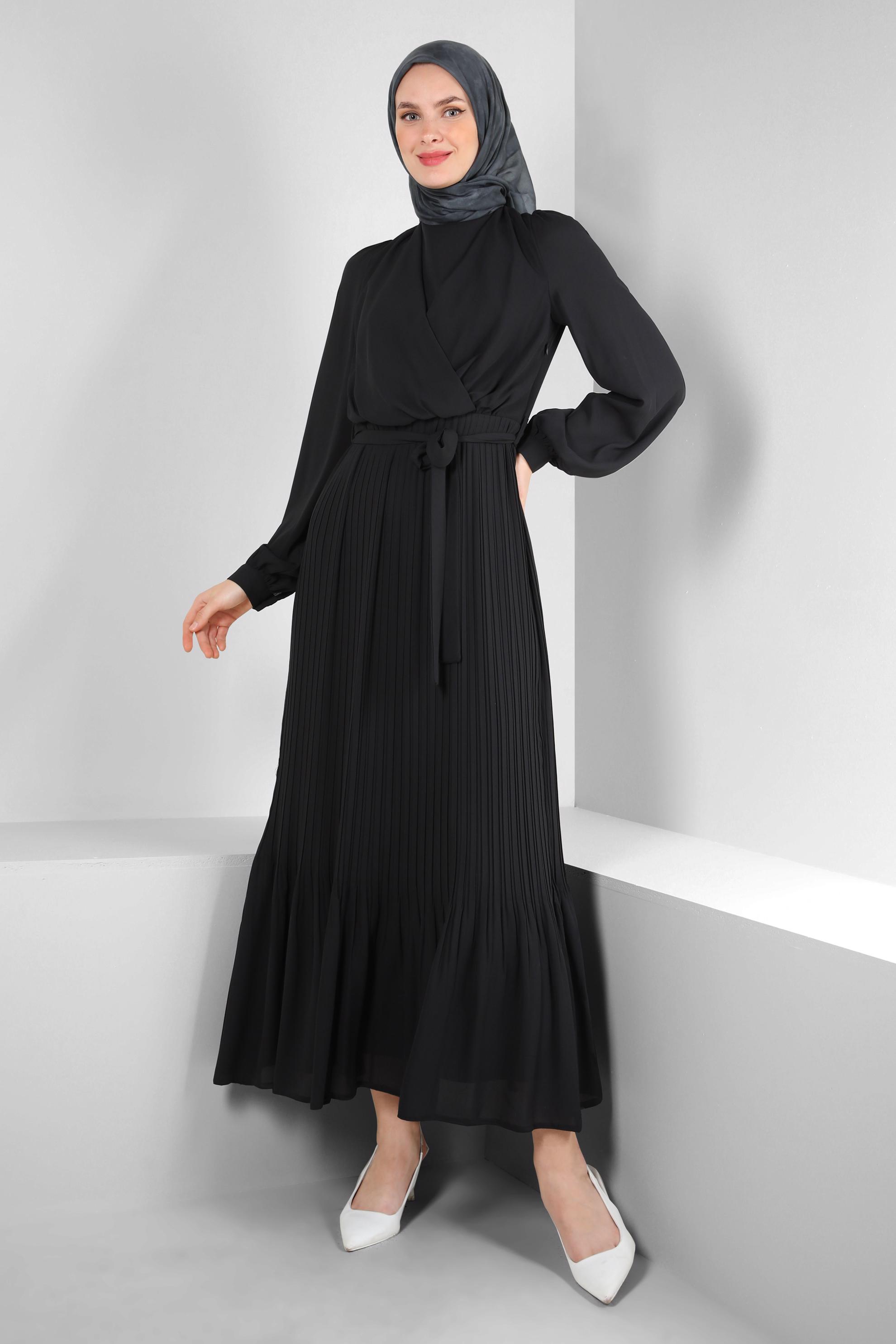 Tesettür giyim SİYAH ETEK UCU VOLANLI PİLİSELİ ELBİSE 43653