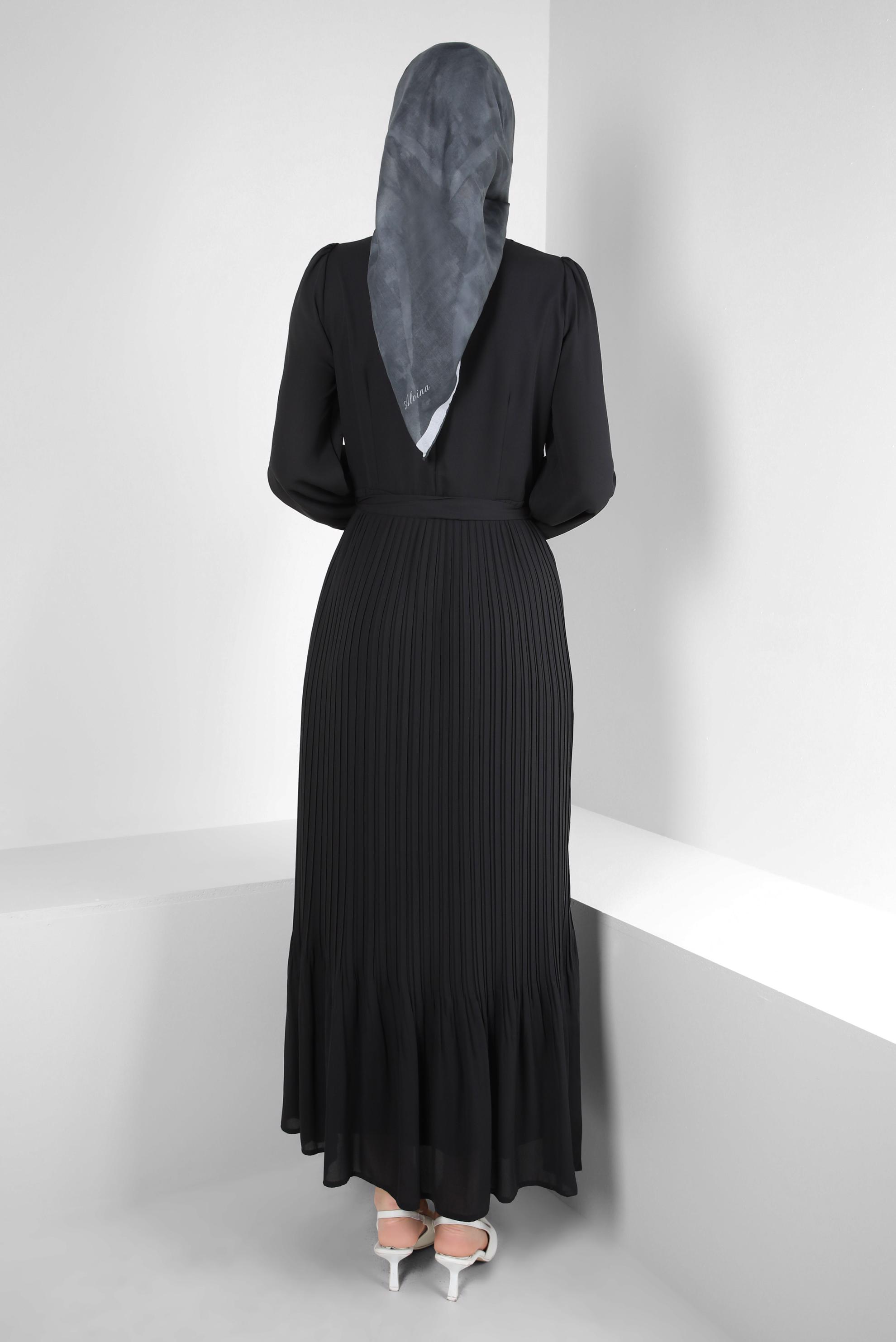 Tesettür giyim SİYAH ETEK UCU VOLANLI PİLİSELİ ELBİSE 43653