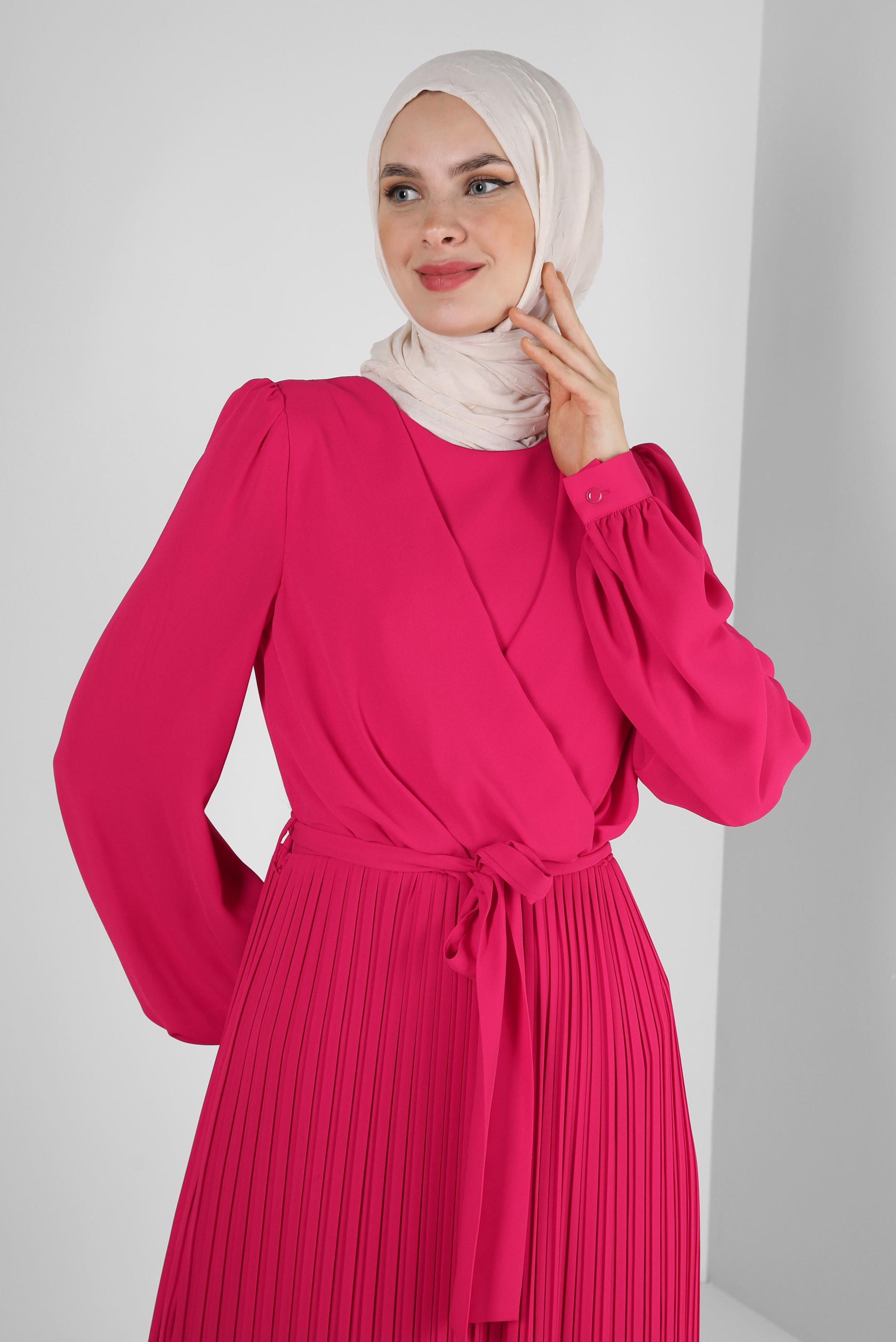 Tesettür giyim FUŞYA ETEK UCU VOLANLI PİLİSELİ ELBİSE 43653