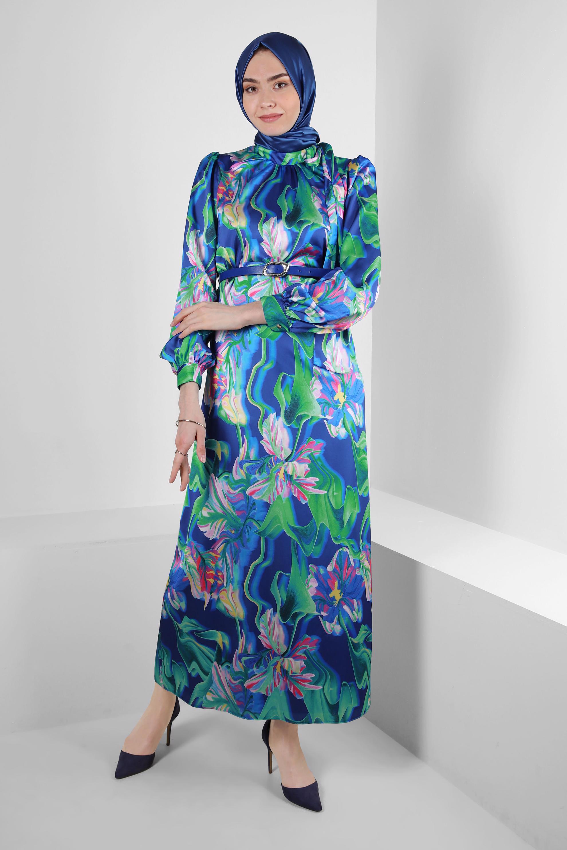 Tesettür giyim LACİVERT DESENLİ KEMERLİ SATEN ELBİSE 43655