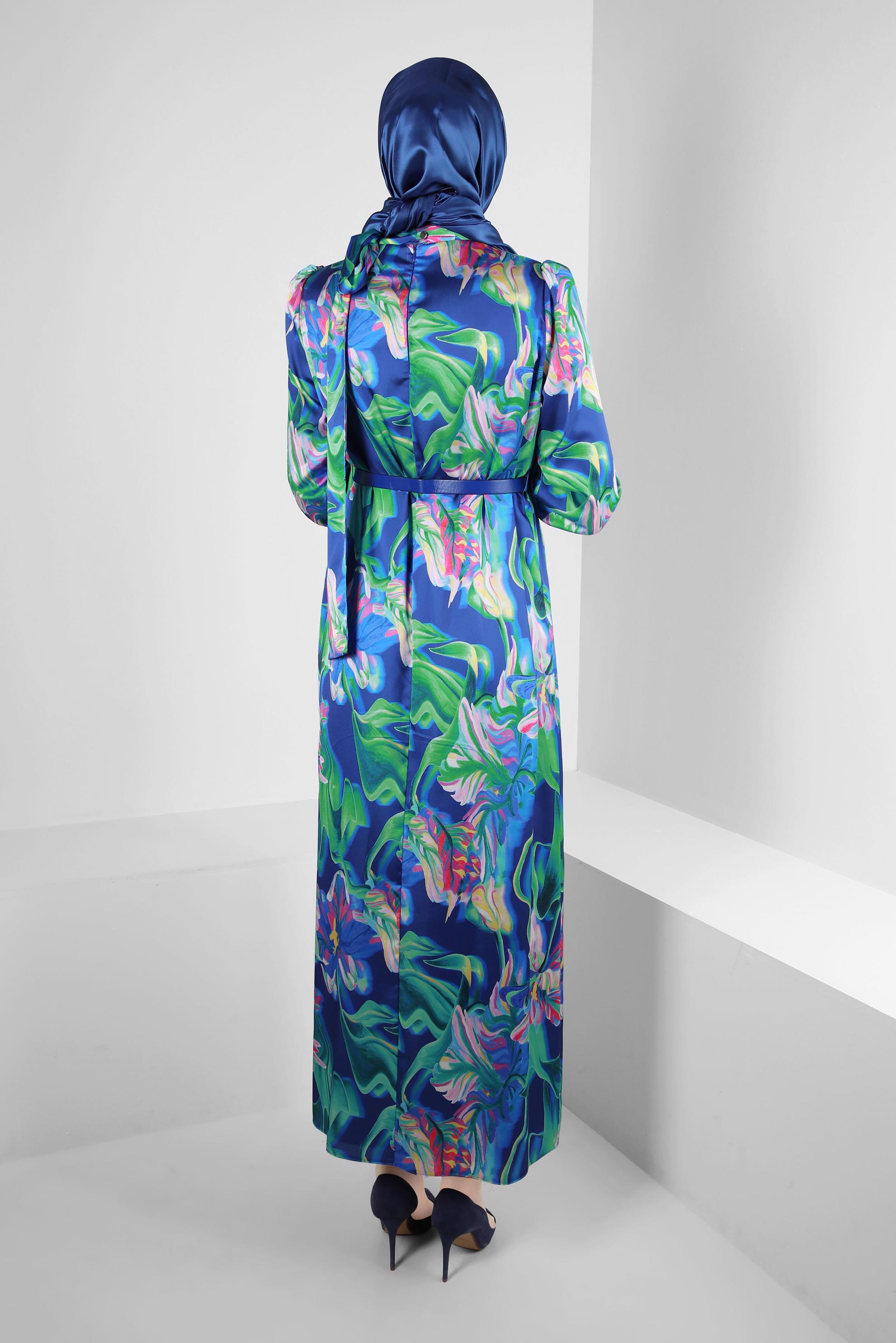 Tesettür giyim LACİVERT DESENLİ KEMERLİ SATEN ELBİSE 43655