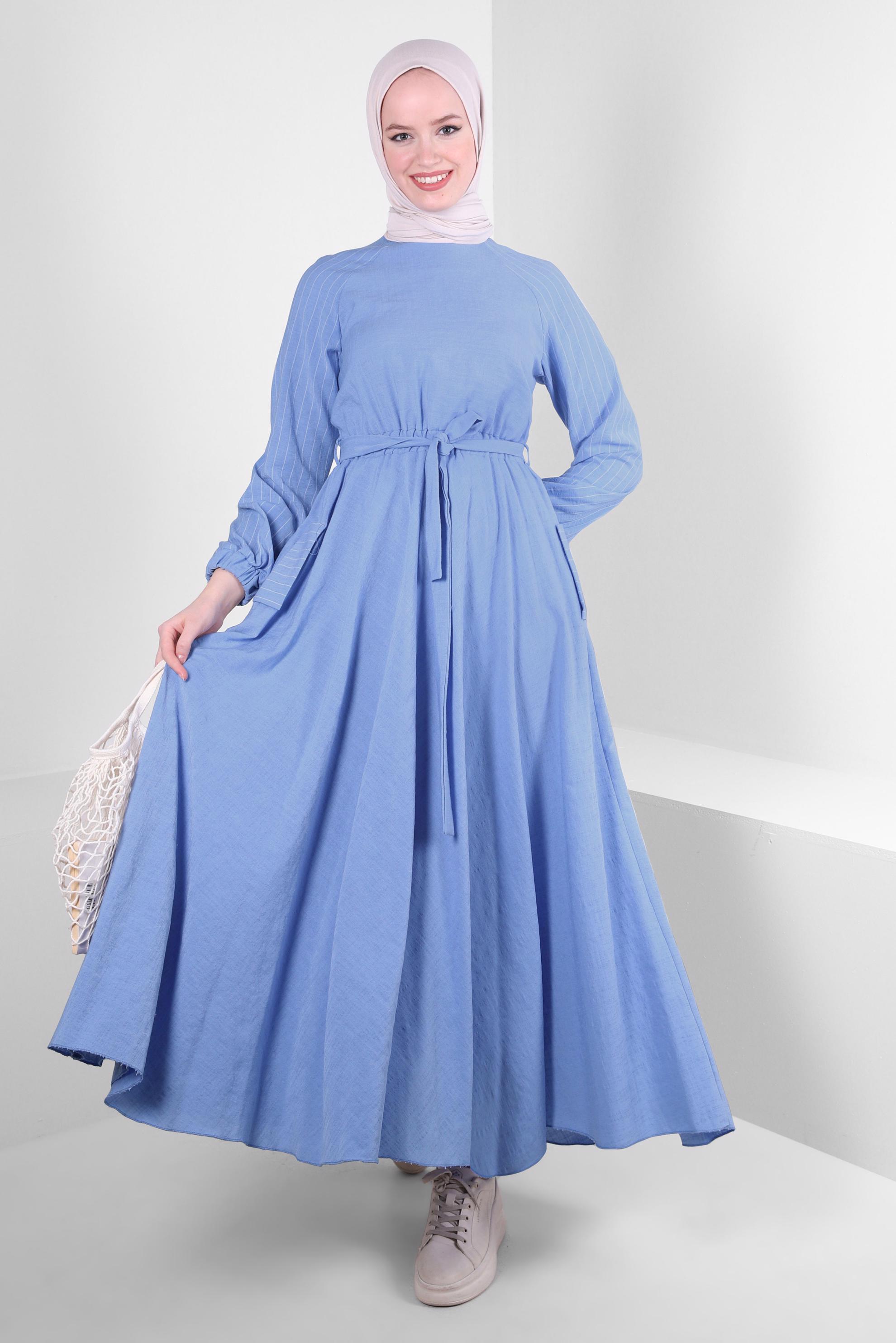 Tesettür giyim MAVİ MANŞETLERİ LASTİKLİ KUŞAKLI ELBİSE 43659