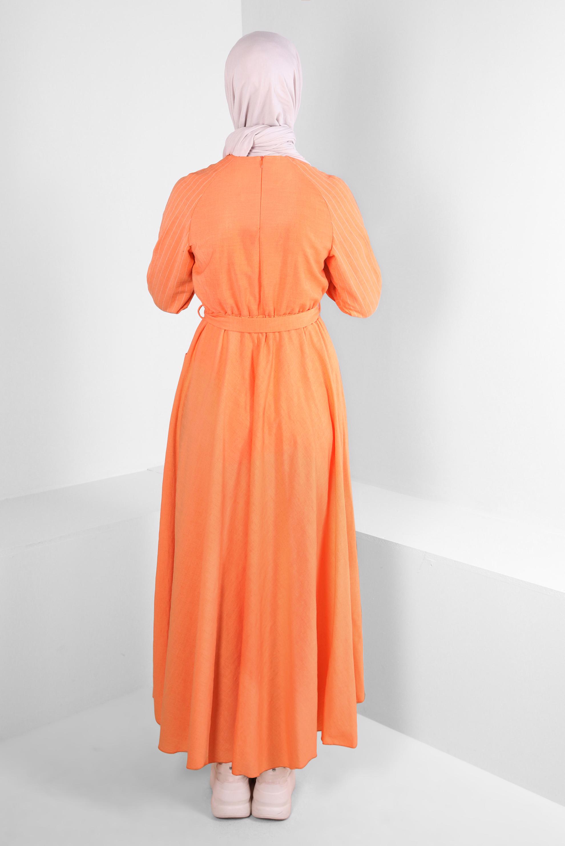 Tesettür giyim TURUNCU MANŞETLERİ LASTİKLİ KUŞAKLI ELBİSE 43659