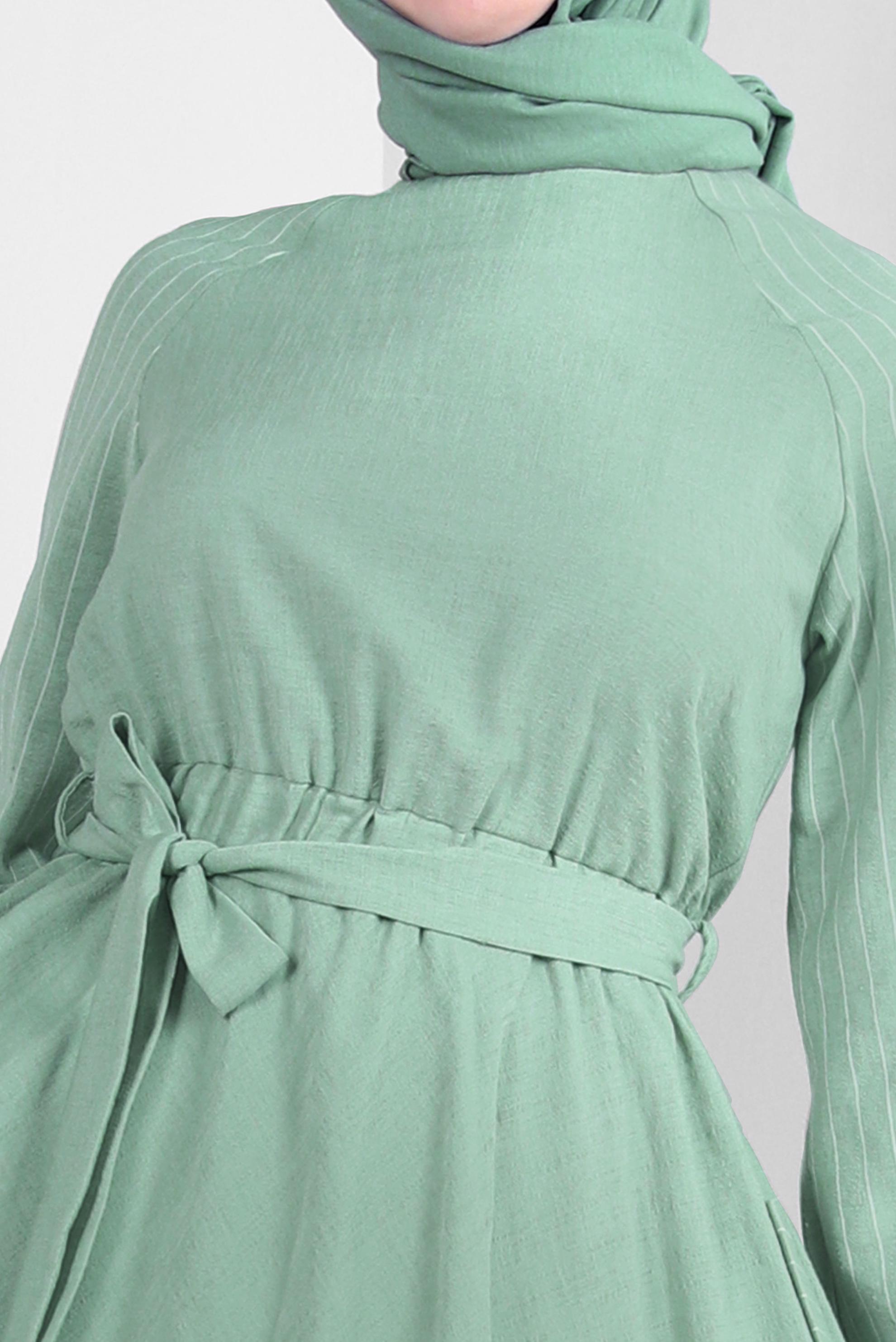 Tesettür giyim YEŞİL MANŞETLERİ LASTİKLİ KUŞAKLI ELBİSE 43659