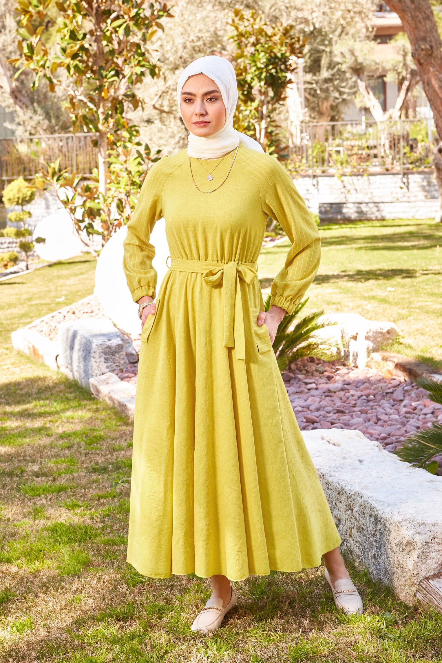 Tesettür giyim YEŞİL MANŞETLERİ LASTİKLİ KUŞAKLI ELBİSE 43659