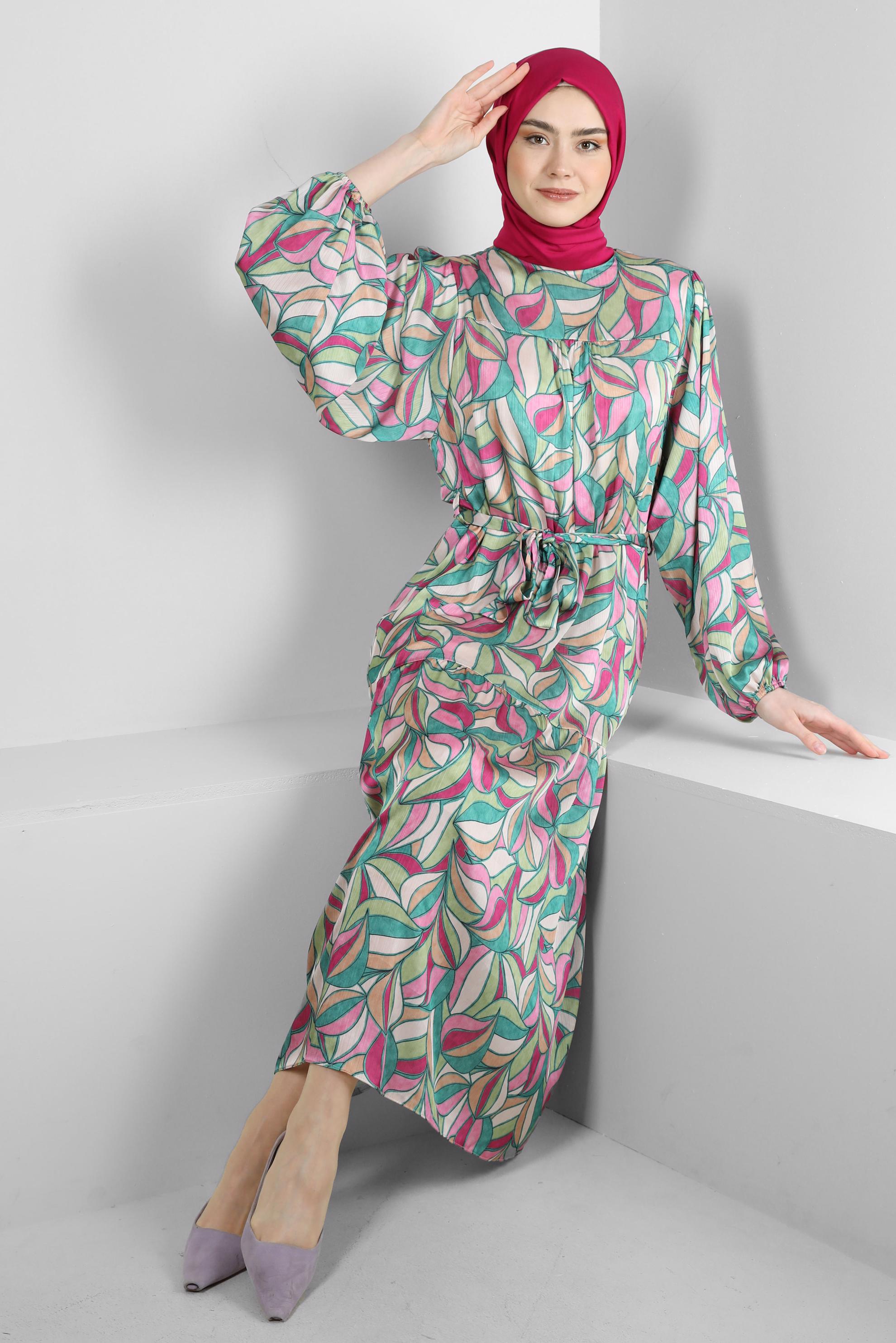 Tesettür giyim YEŞİL DESENLİ KUŞAKLI GENİŞ KOL ELBİSE 43660